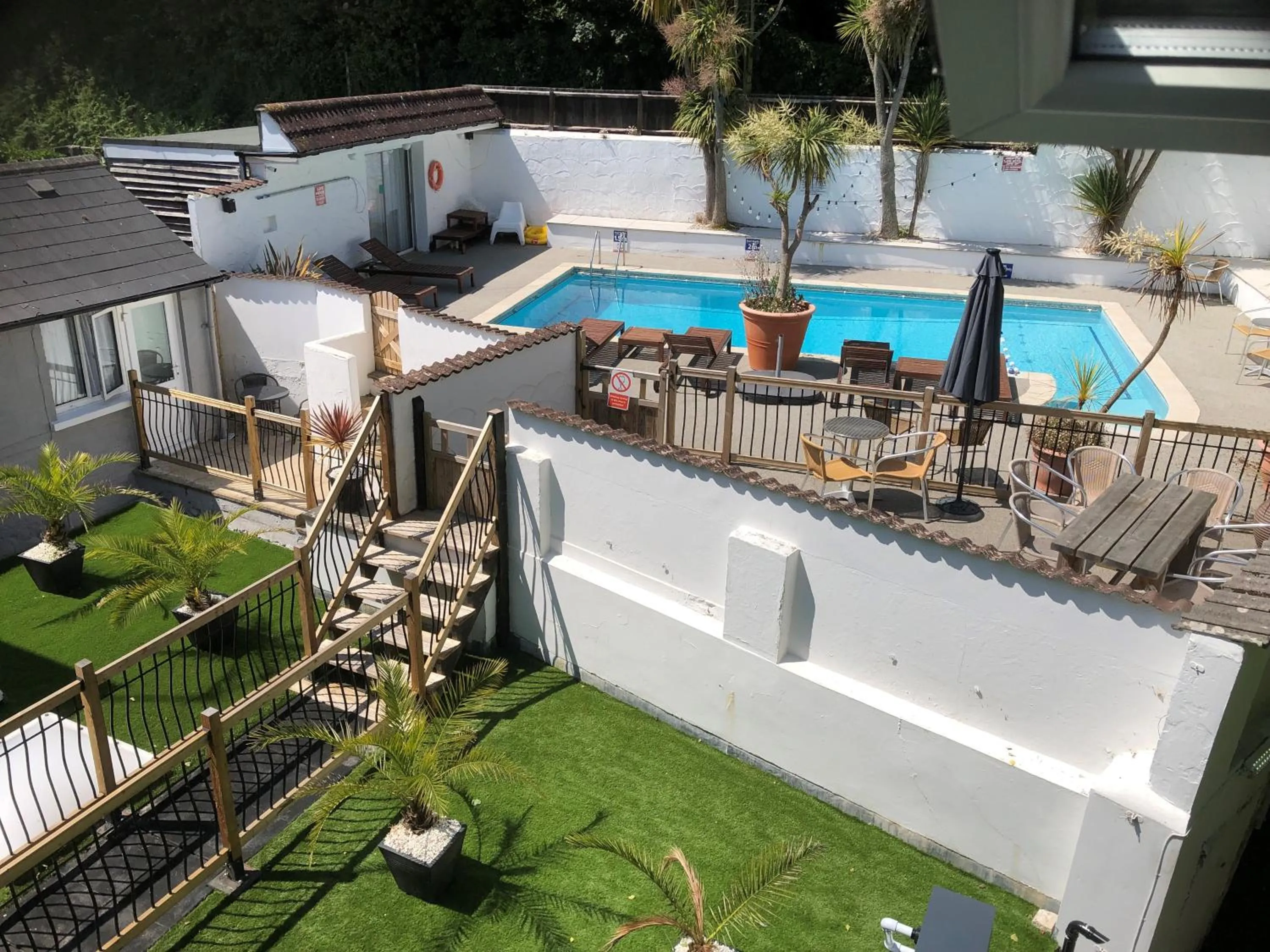 Pool view in The Havelock