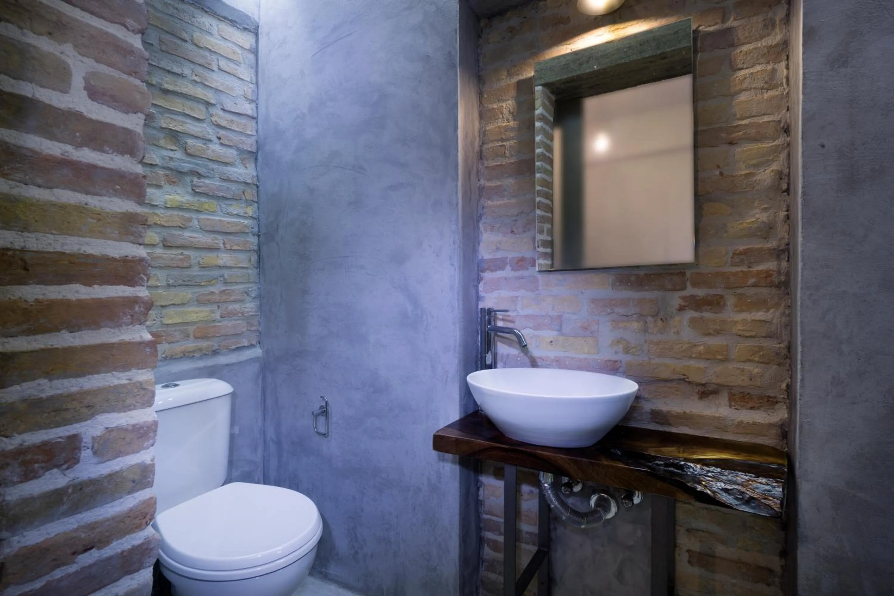 Bathroom in Evans House