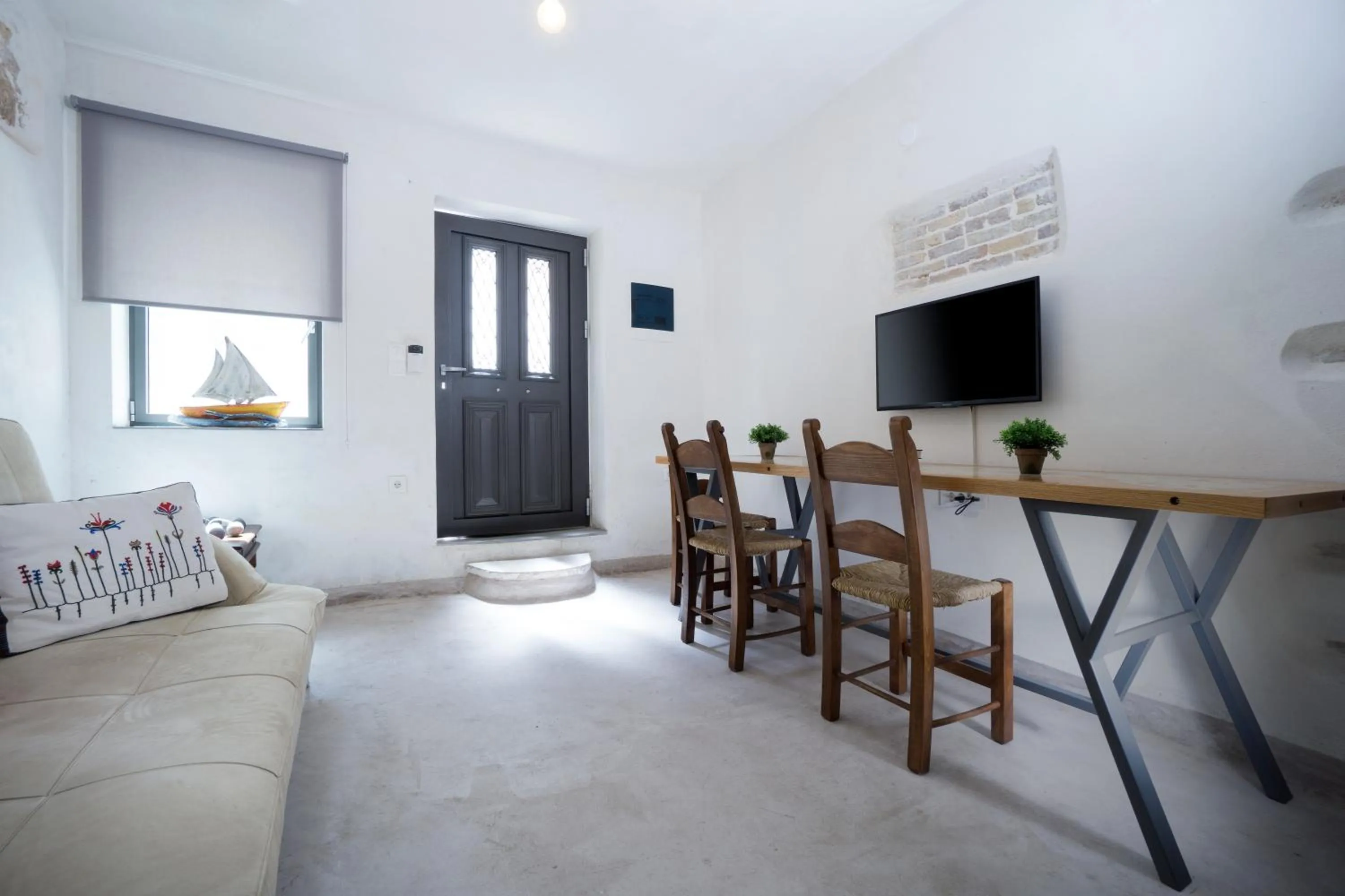 Living room in Evans House