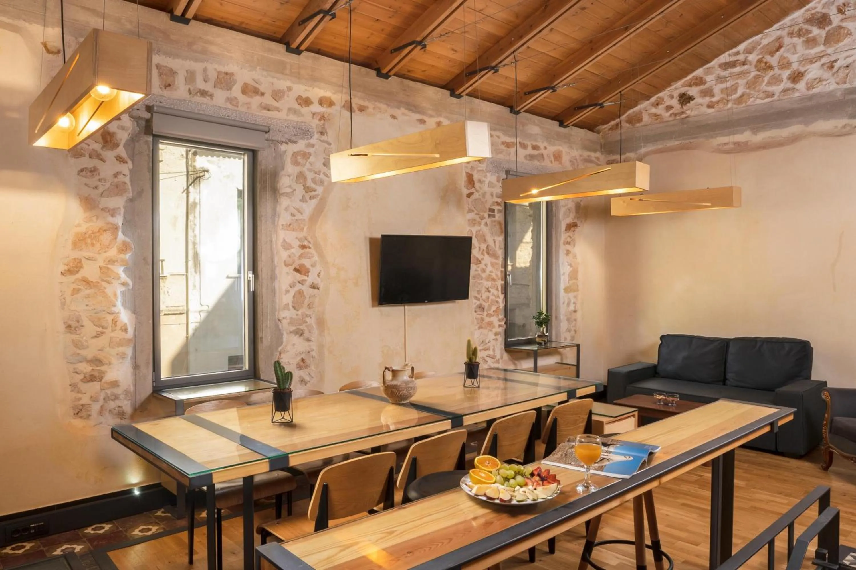 Food and drinks in Evans House