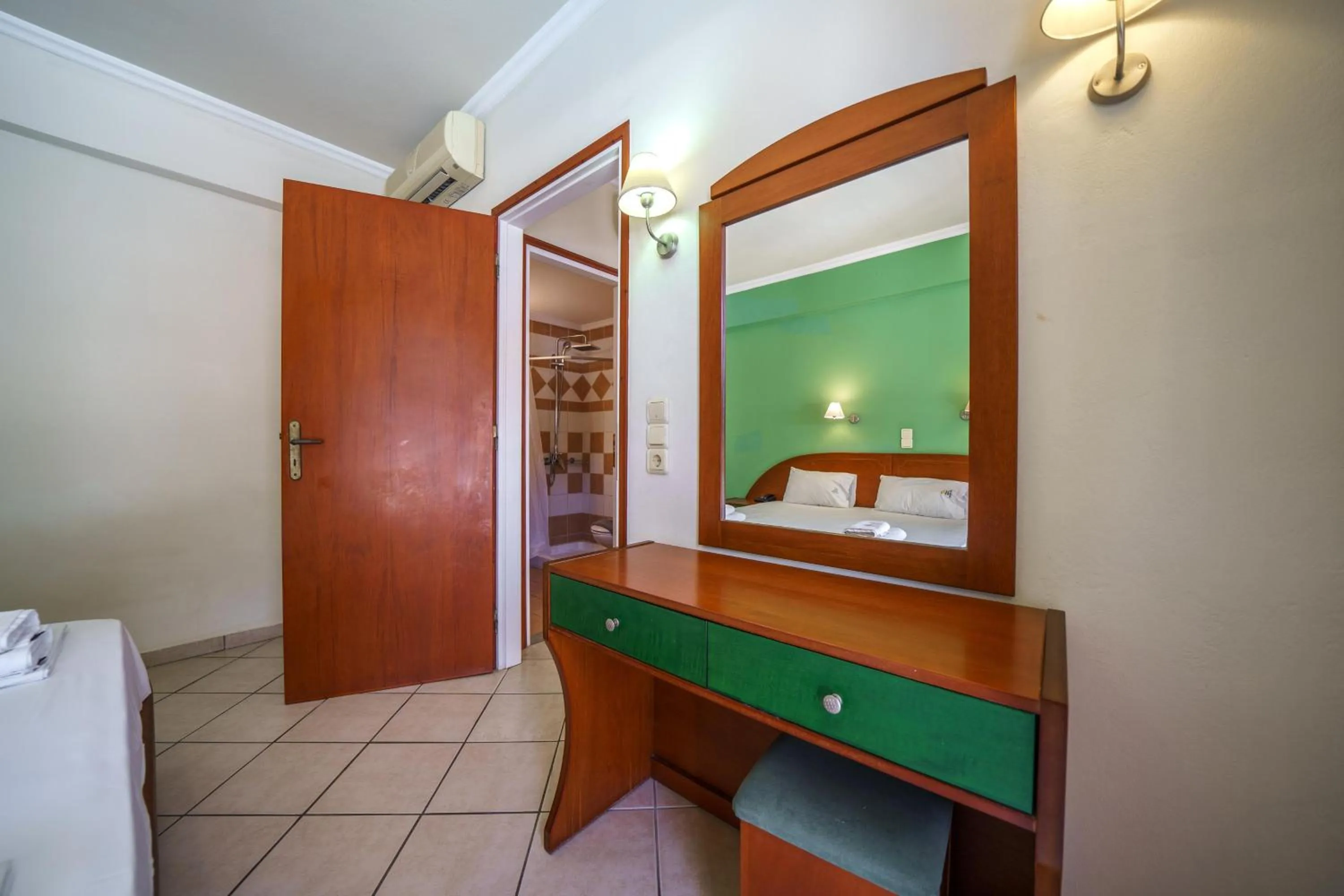 Porto Kalamaki Hotel