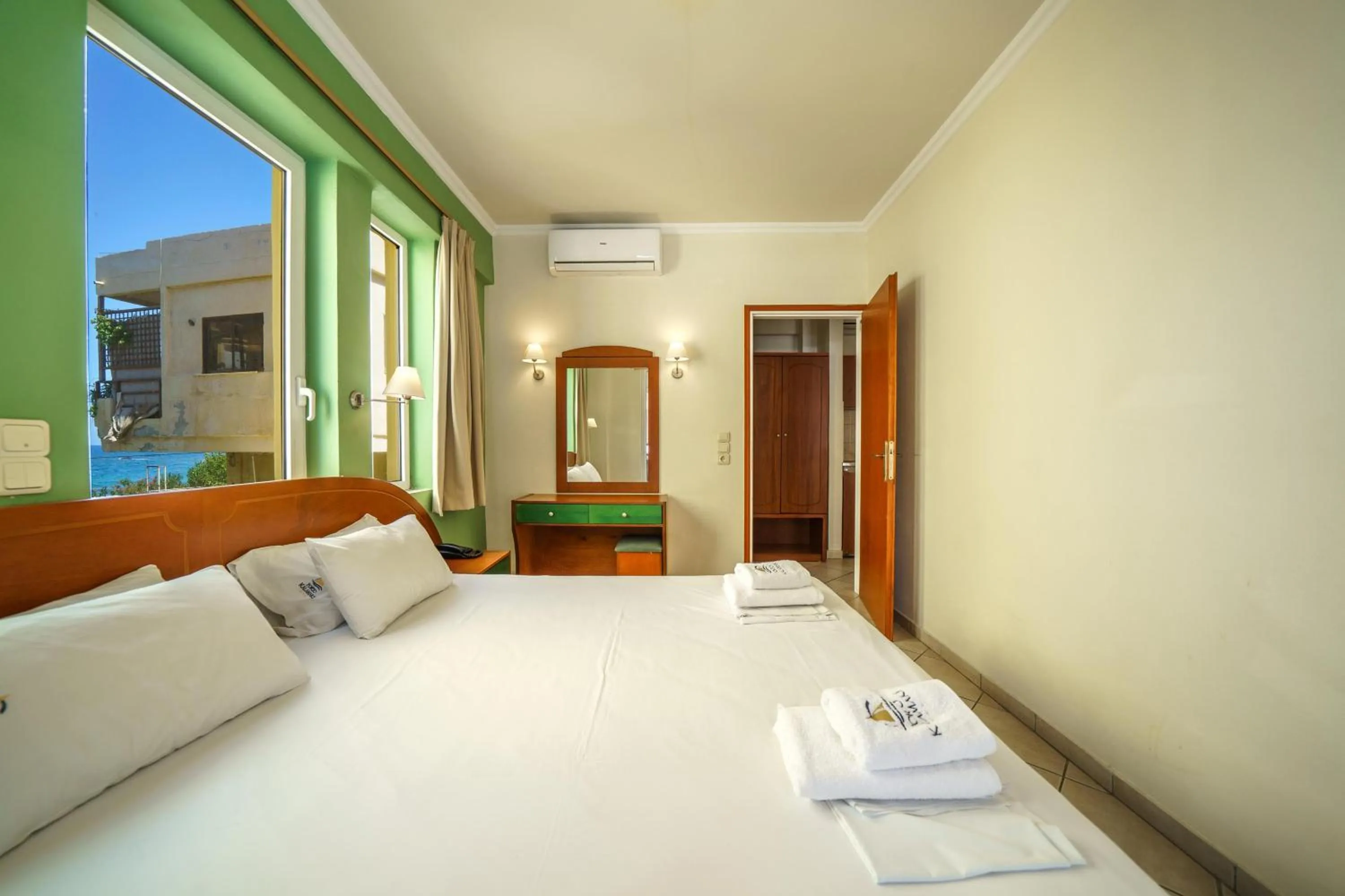 Porto Kalamaki Hotel