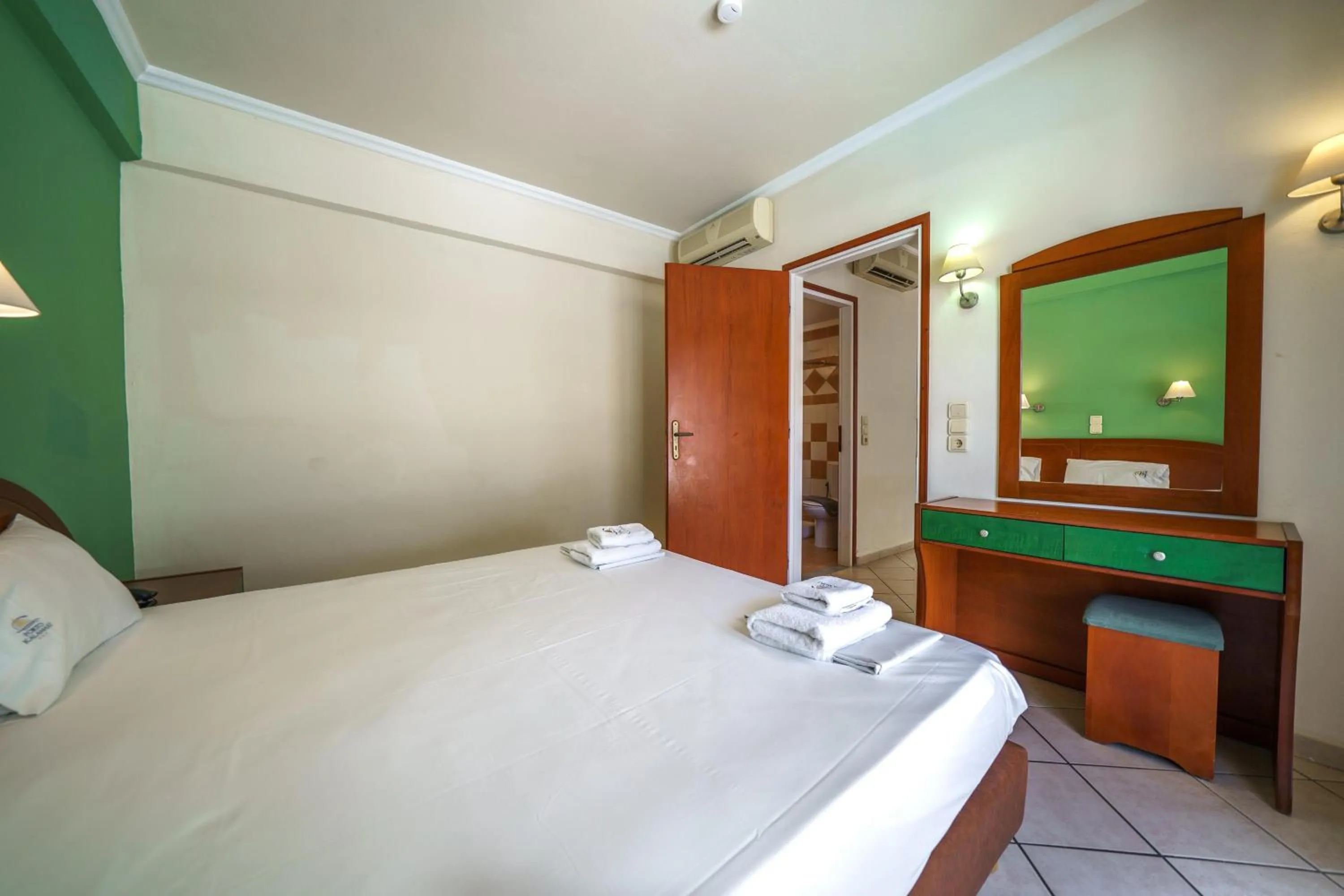 Porto Kalamaki Hotel