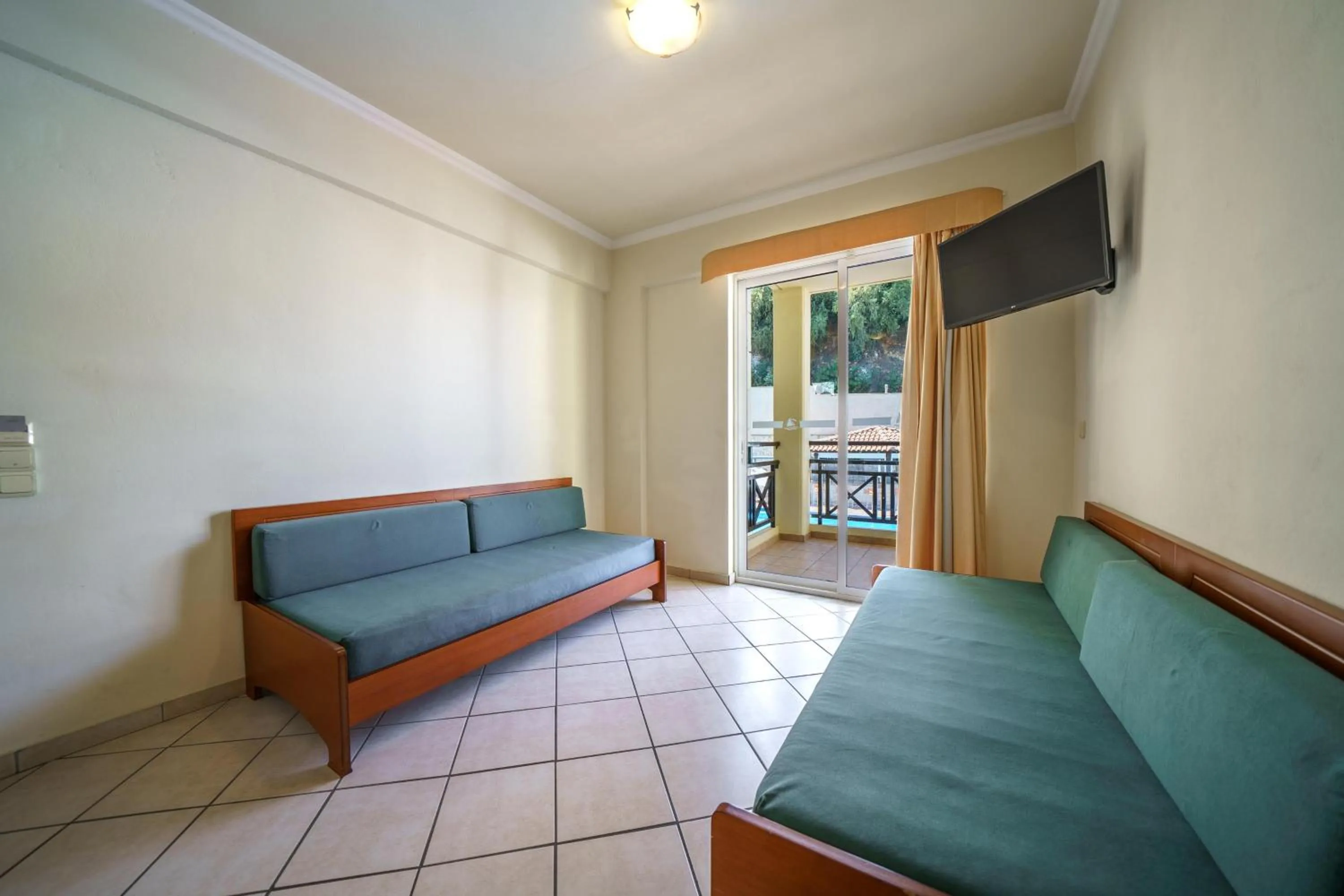 Porto Kalamaki Hotel