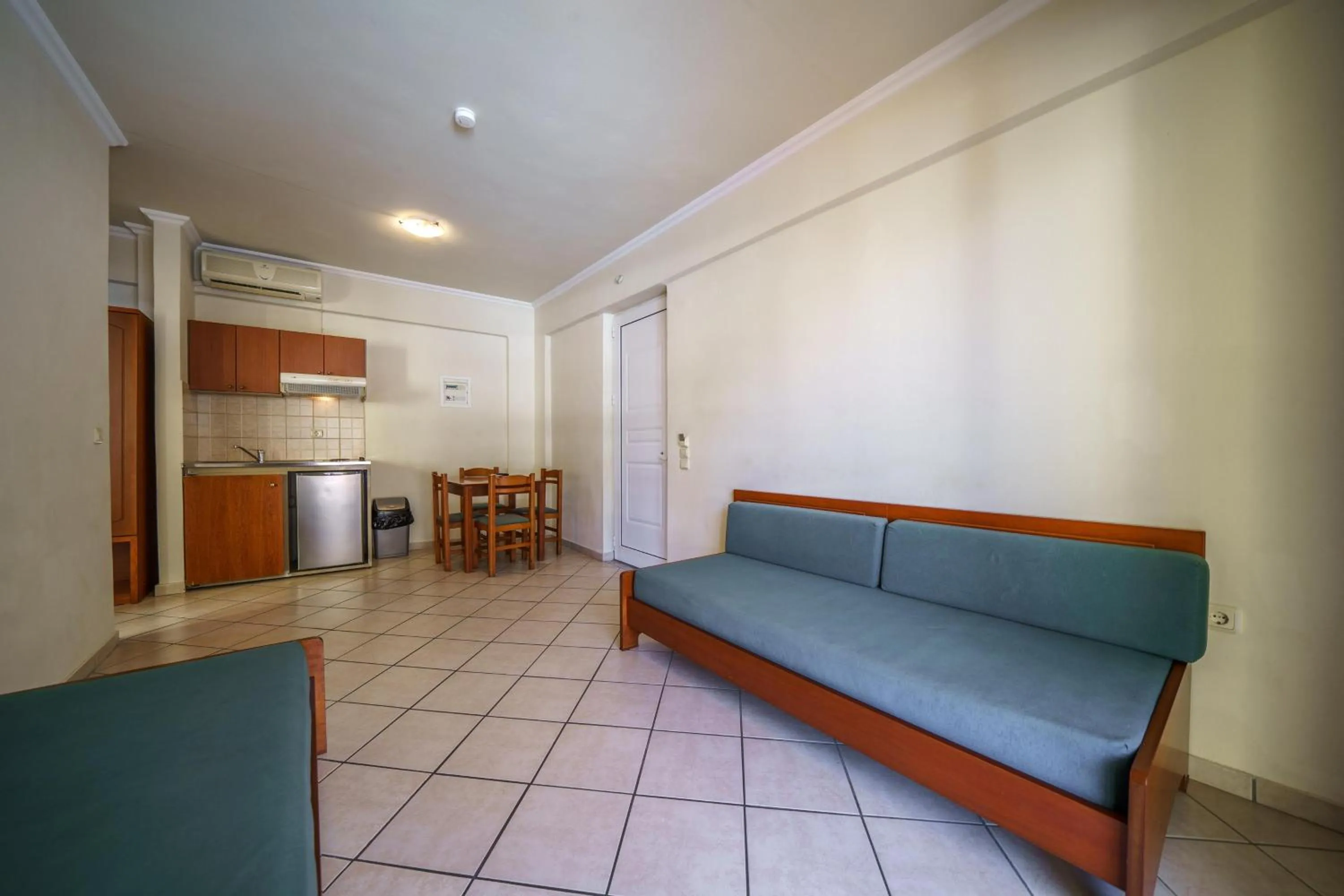 Porto Kalamaki Hotel