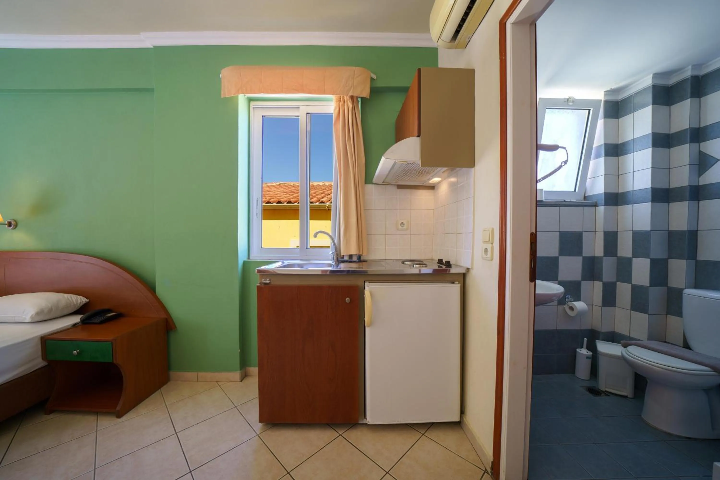 Porto Kalamaki Hotel