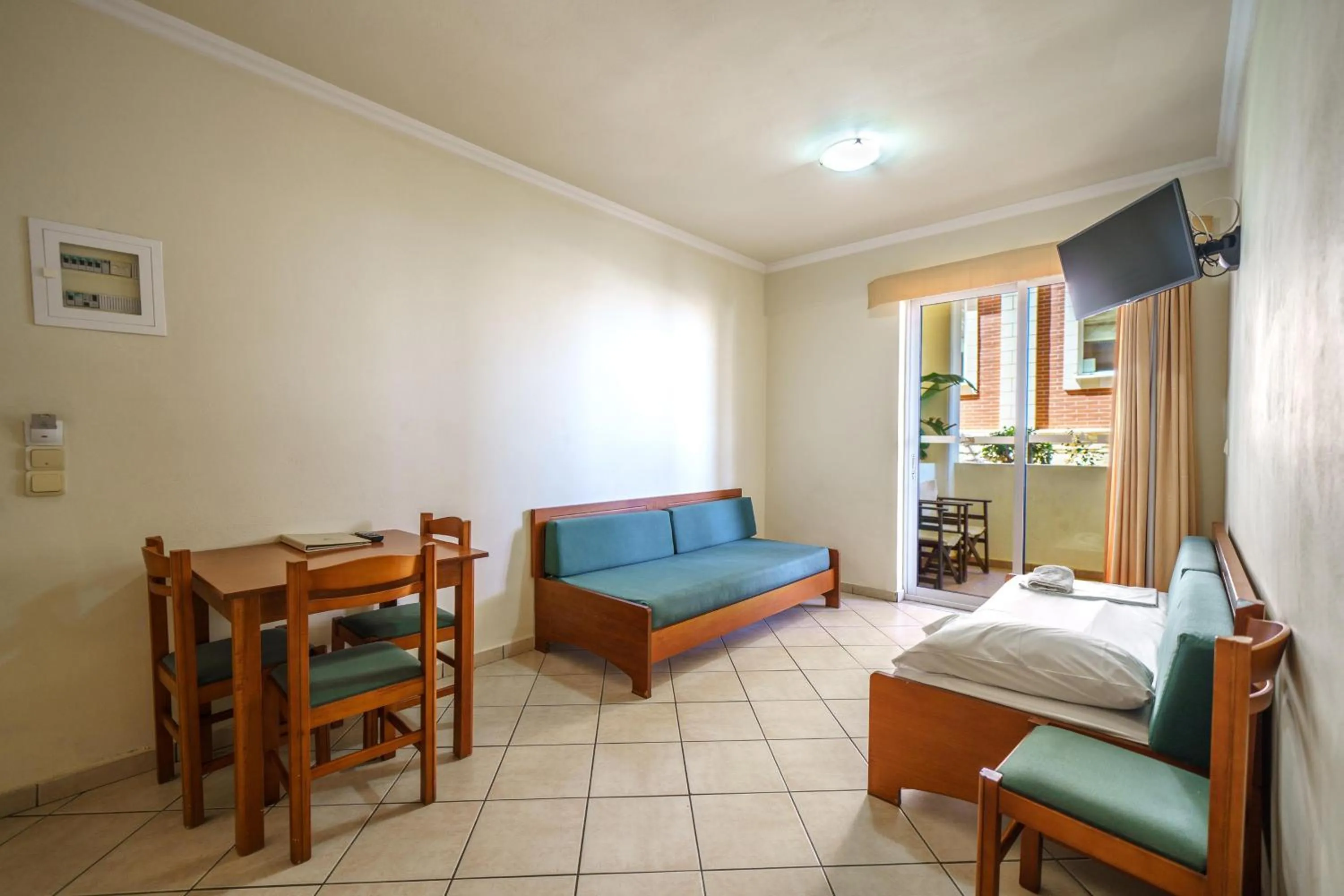 Porto Kalamaki Hotel