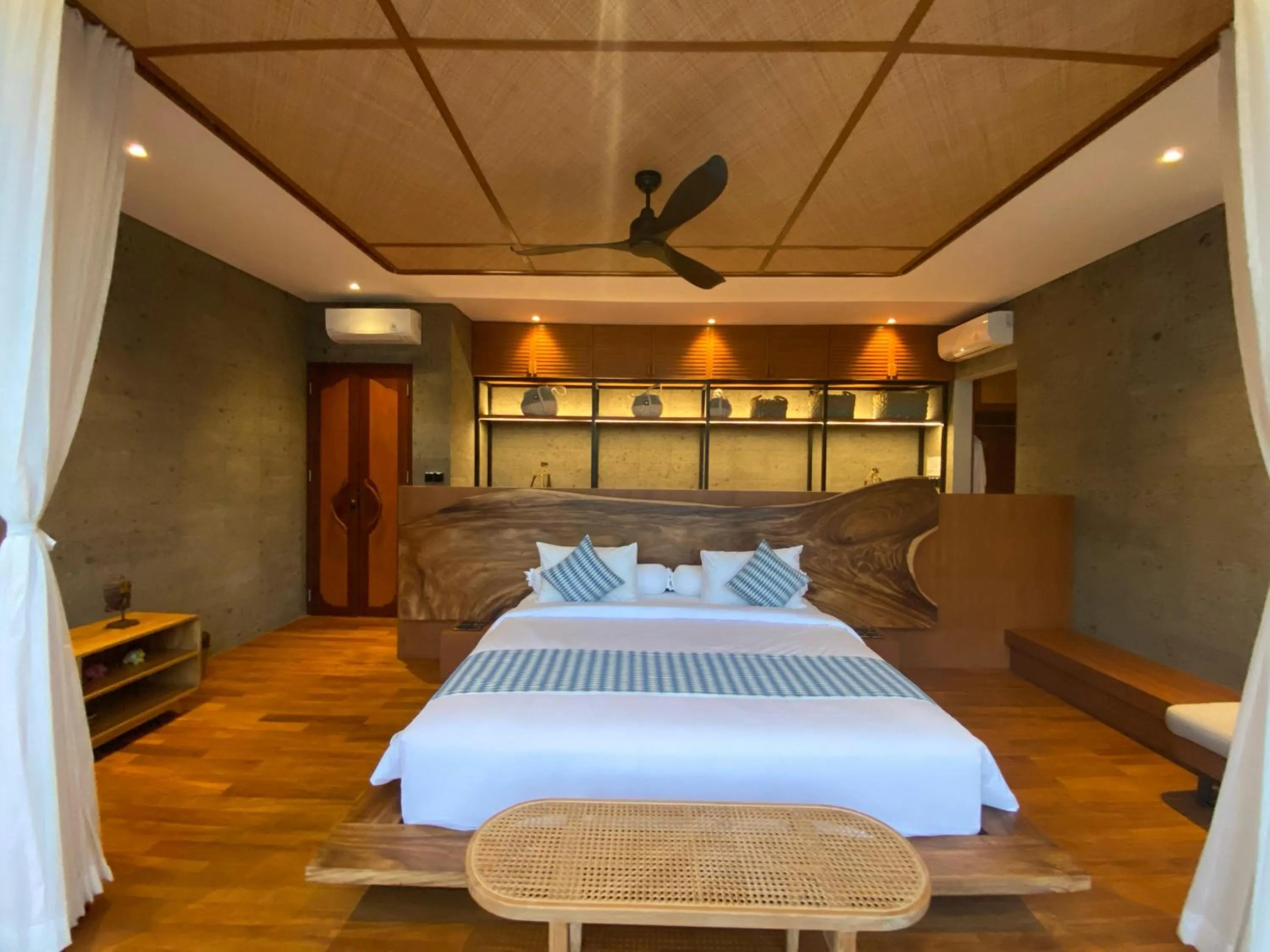 Bed in Kiss Bali Villas