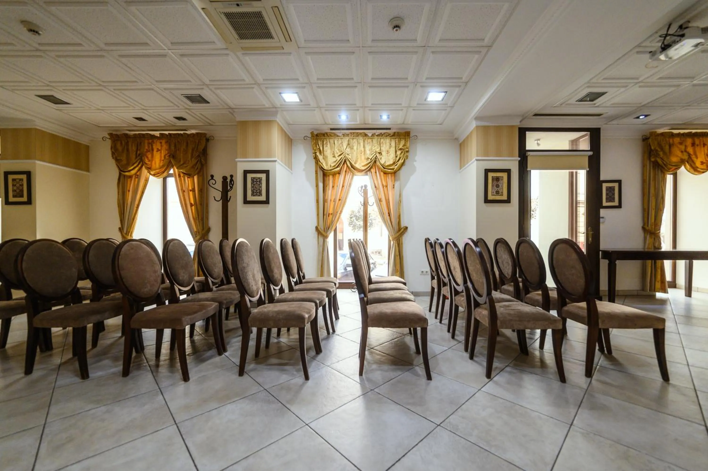 Meeting/conference room in Aparthotel Iosefin Residence
