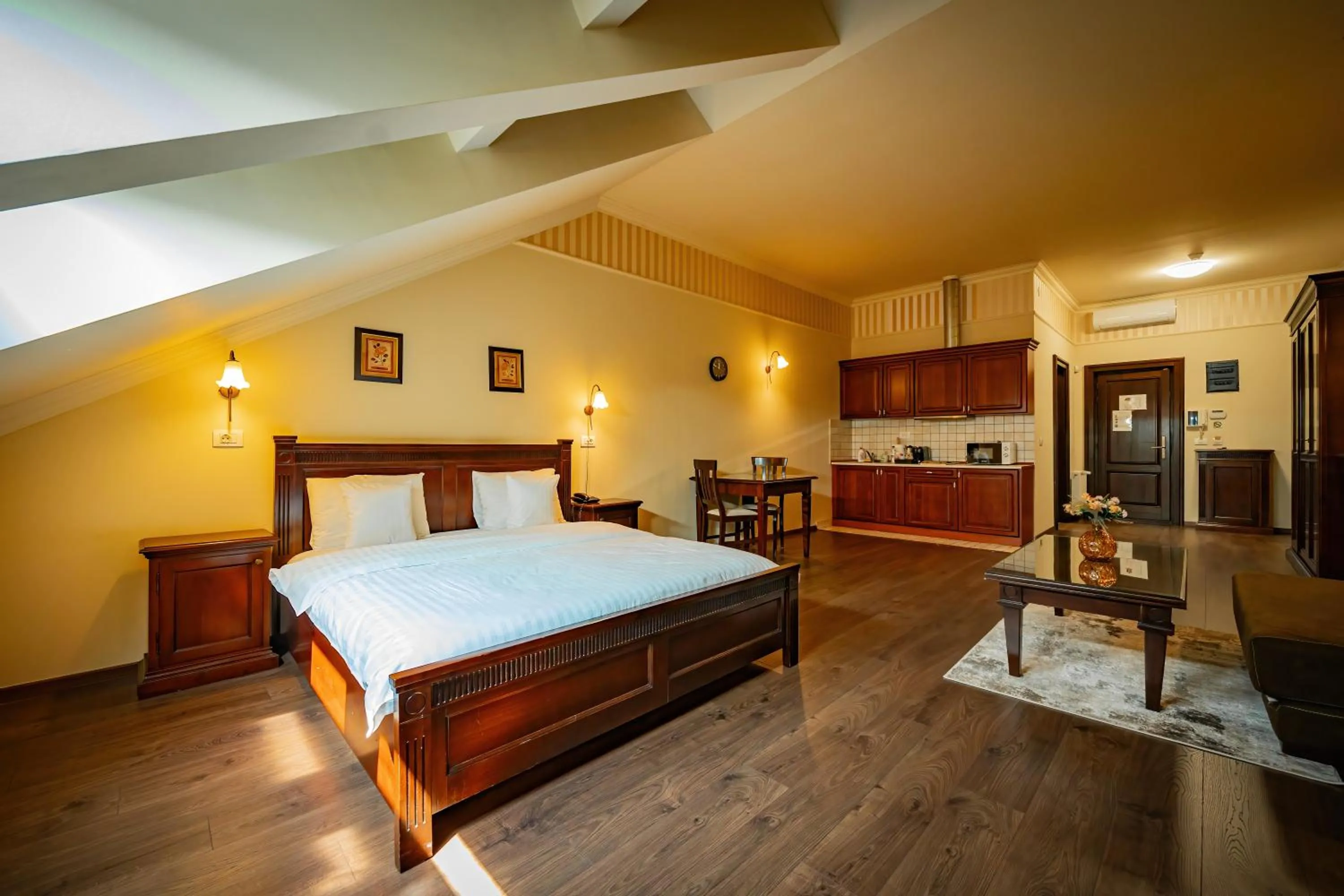 Living room, Bed in Aparthotel Iosefin Residence