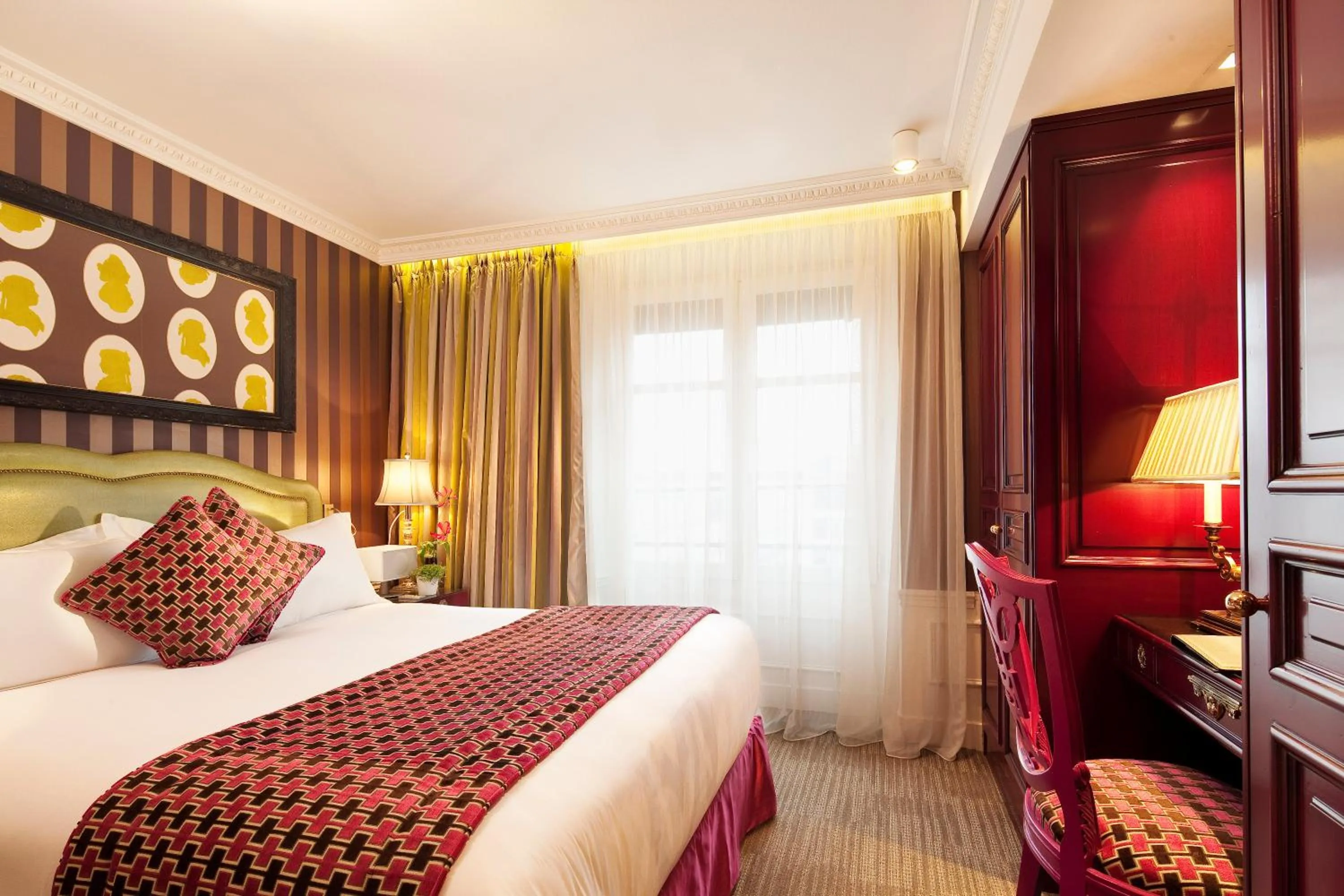 Photo of the whole room, Bed in La Maison Favart