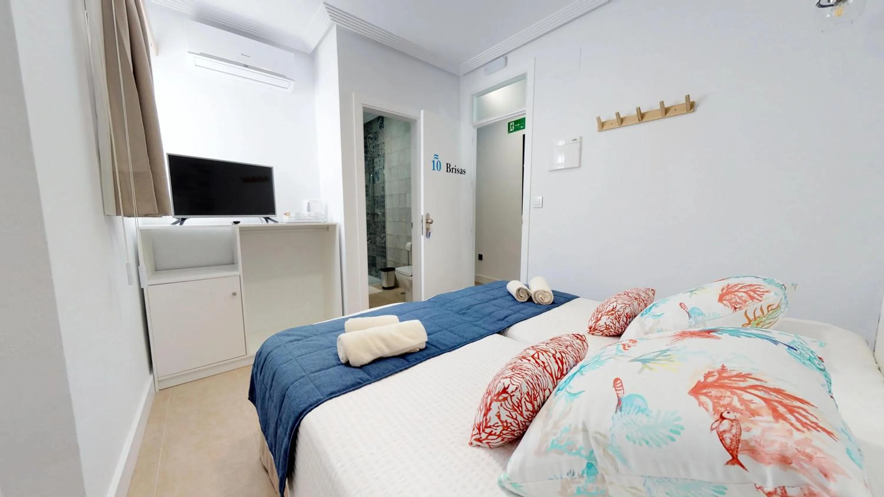 Photo of the whole room, Bed in Hostal Boutique La Española