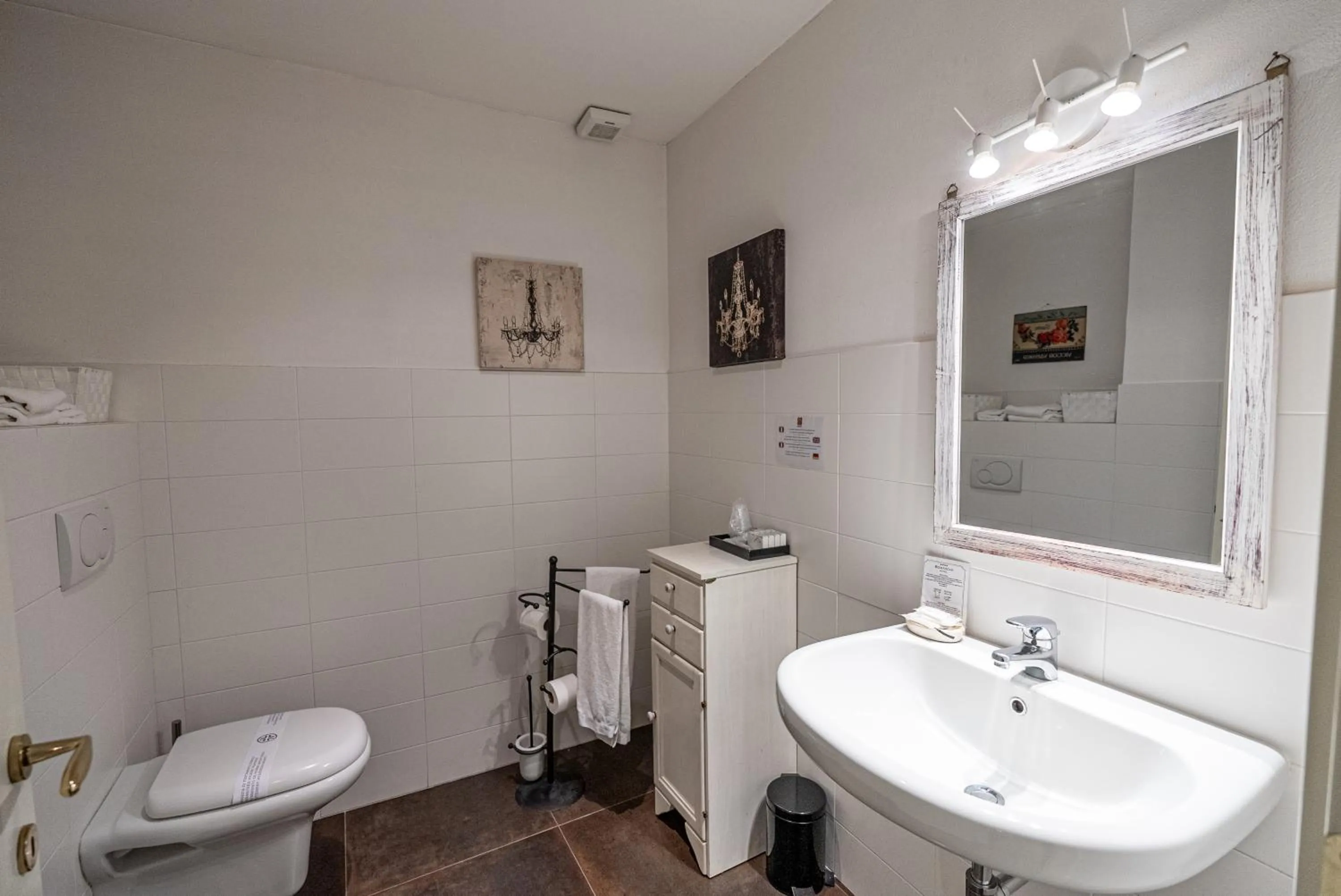 Bathroom in Hotel I Somaschi