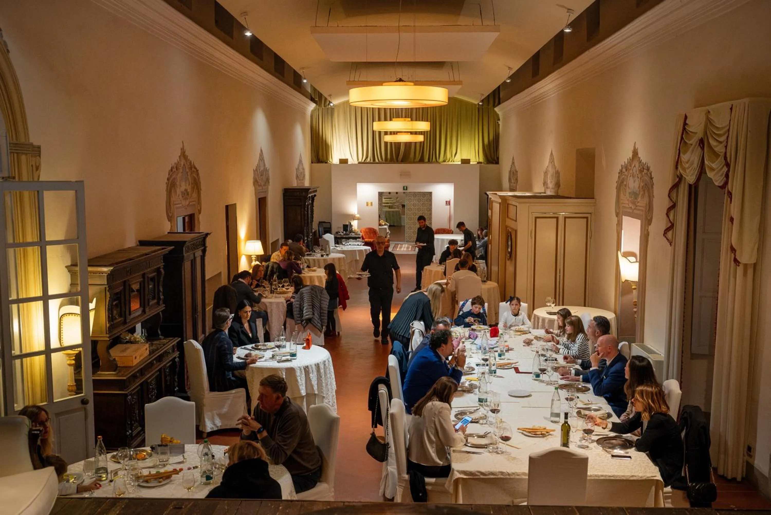 Restaurant/places to eat in Hotel I Somaschi