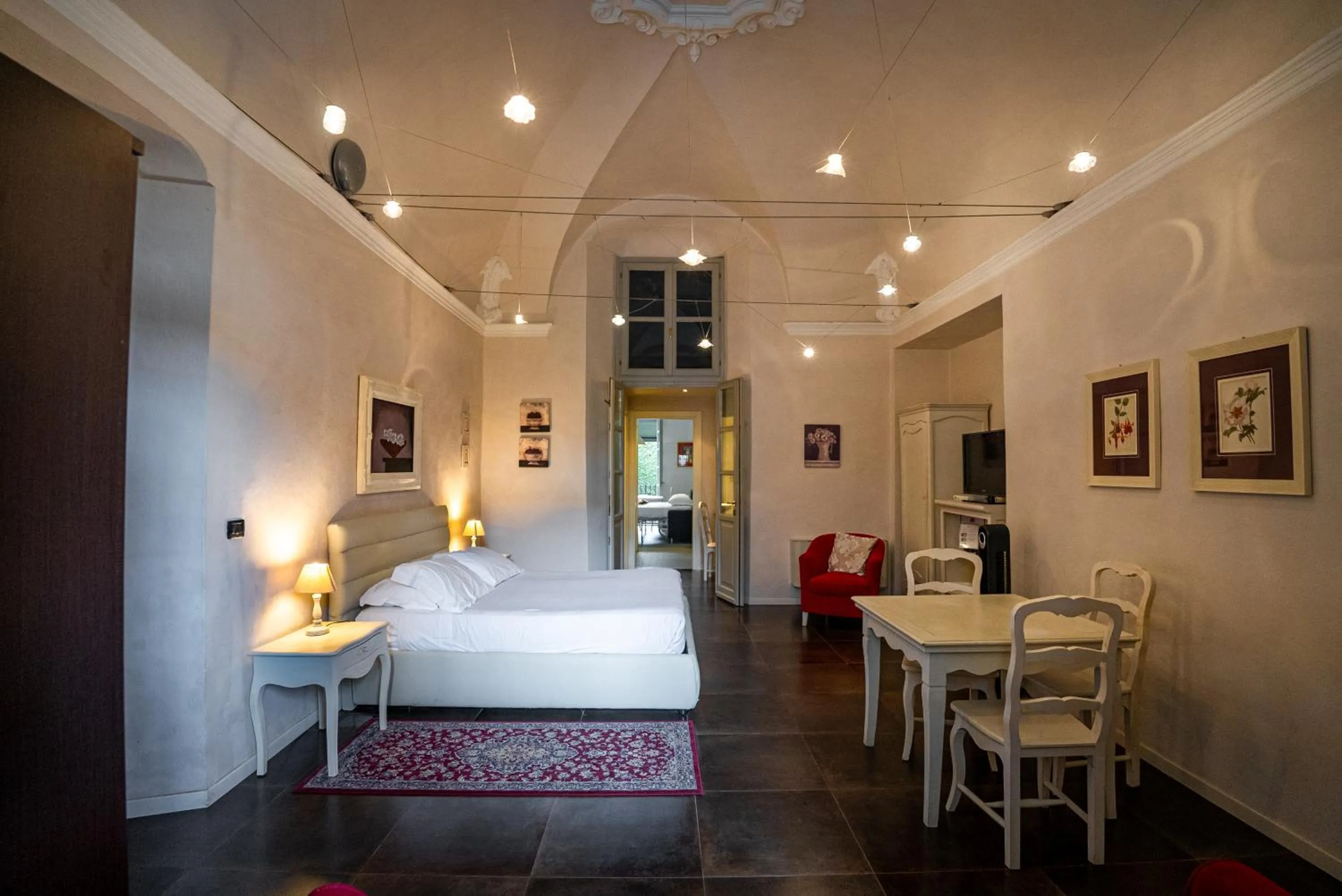 Bedroom, Bed in Hotel I Somaschi