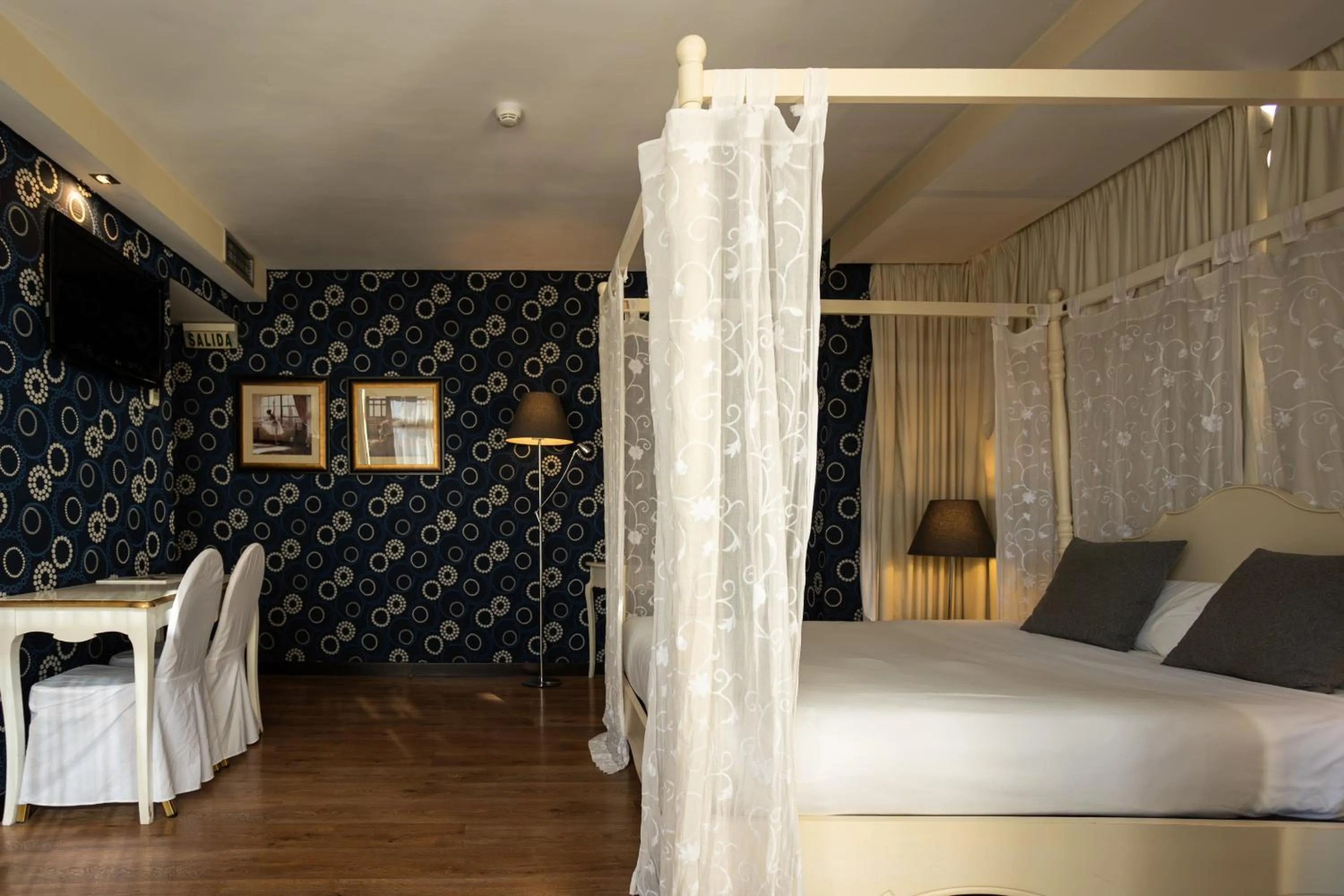 Bed in Hotel Centro Los Braseros