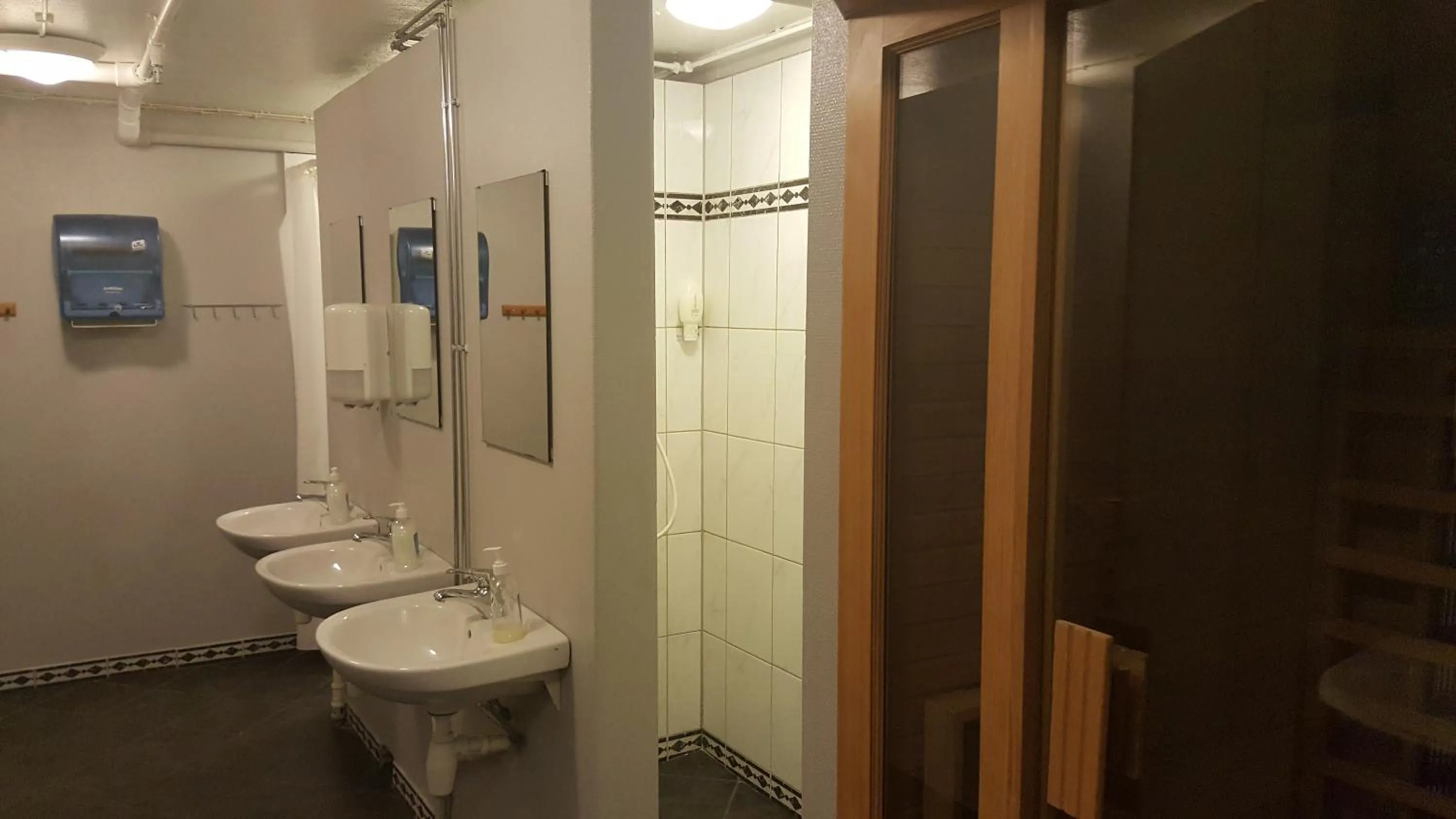 Bathroom in Skeisvang Gjestgiveri