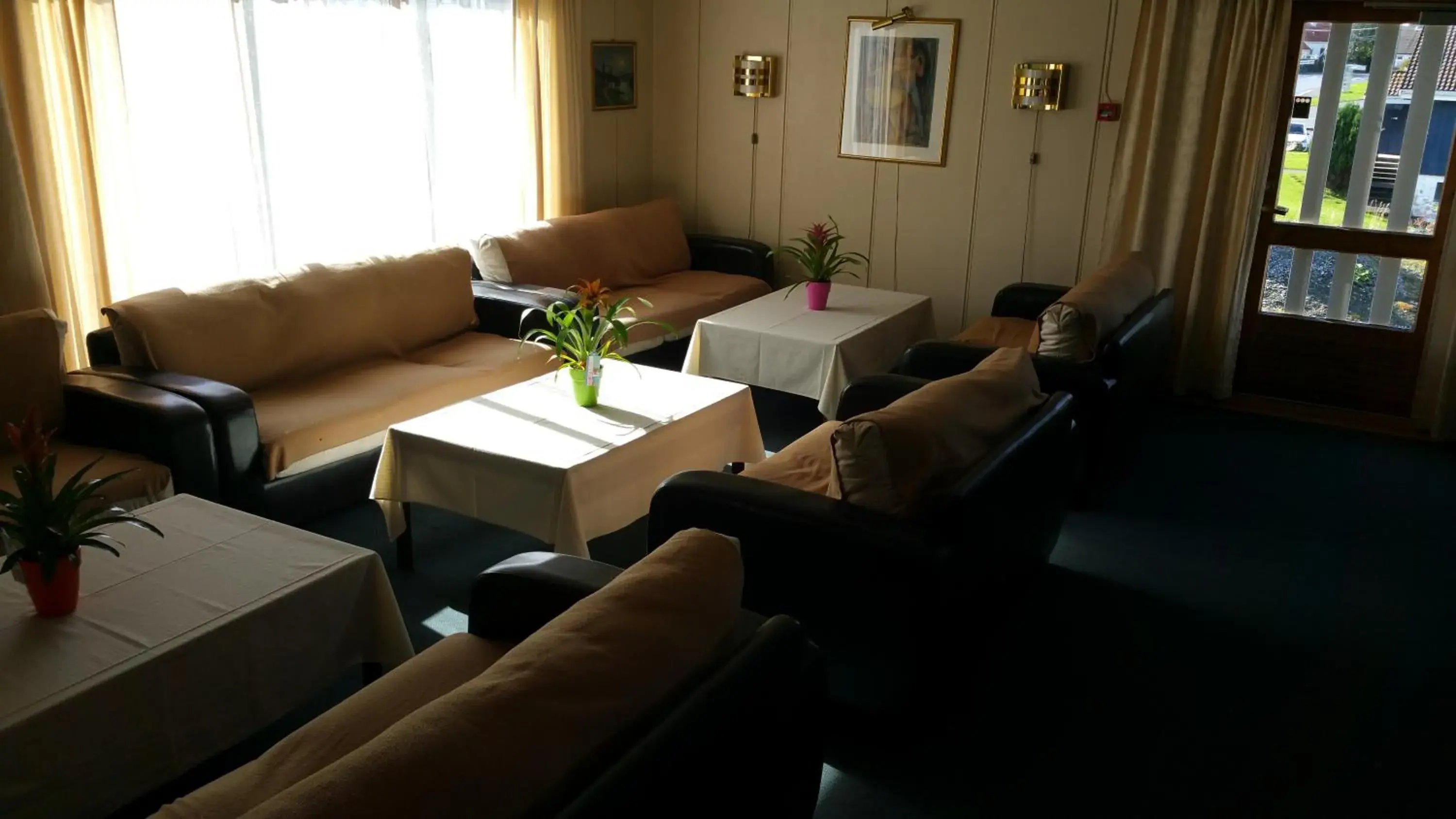 Restaurant/places to eat in Skeisvang Gjestgiveri Restaurant/places to eat in Skeisvang Gjestgiveri