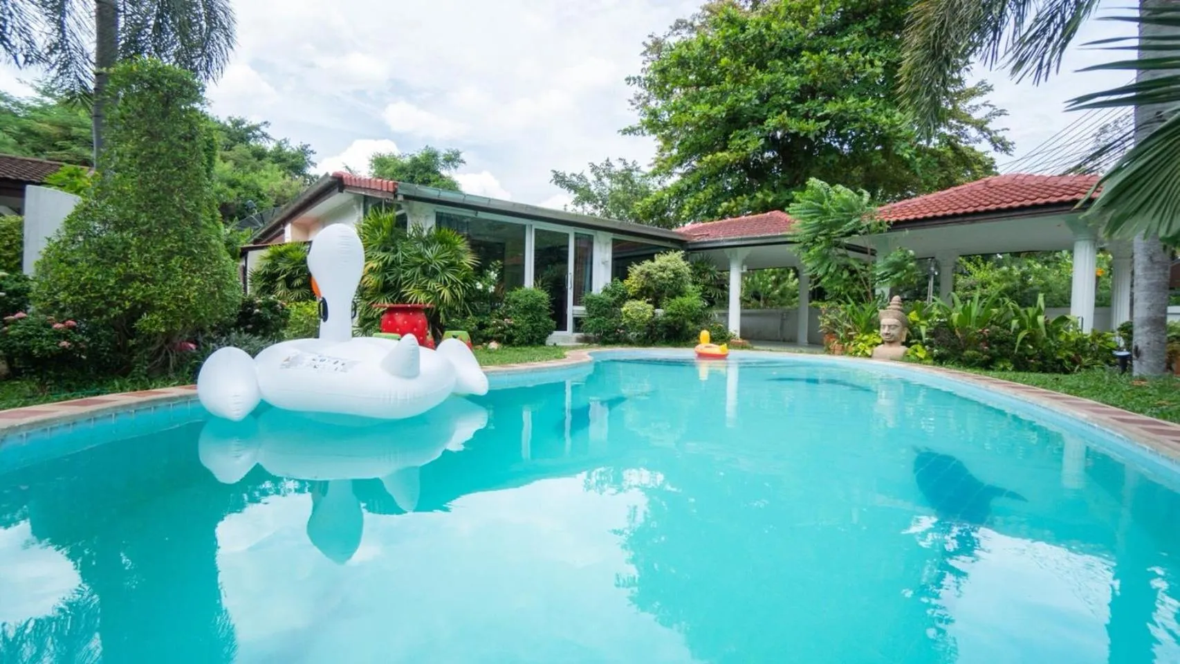 Swimming pool in Villa Navin Premiere Pool Villa