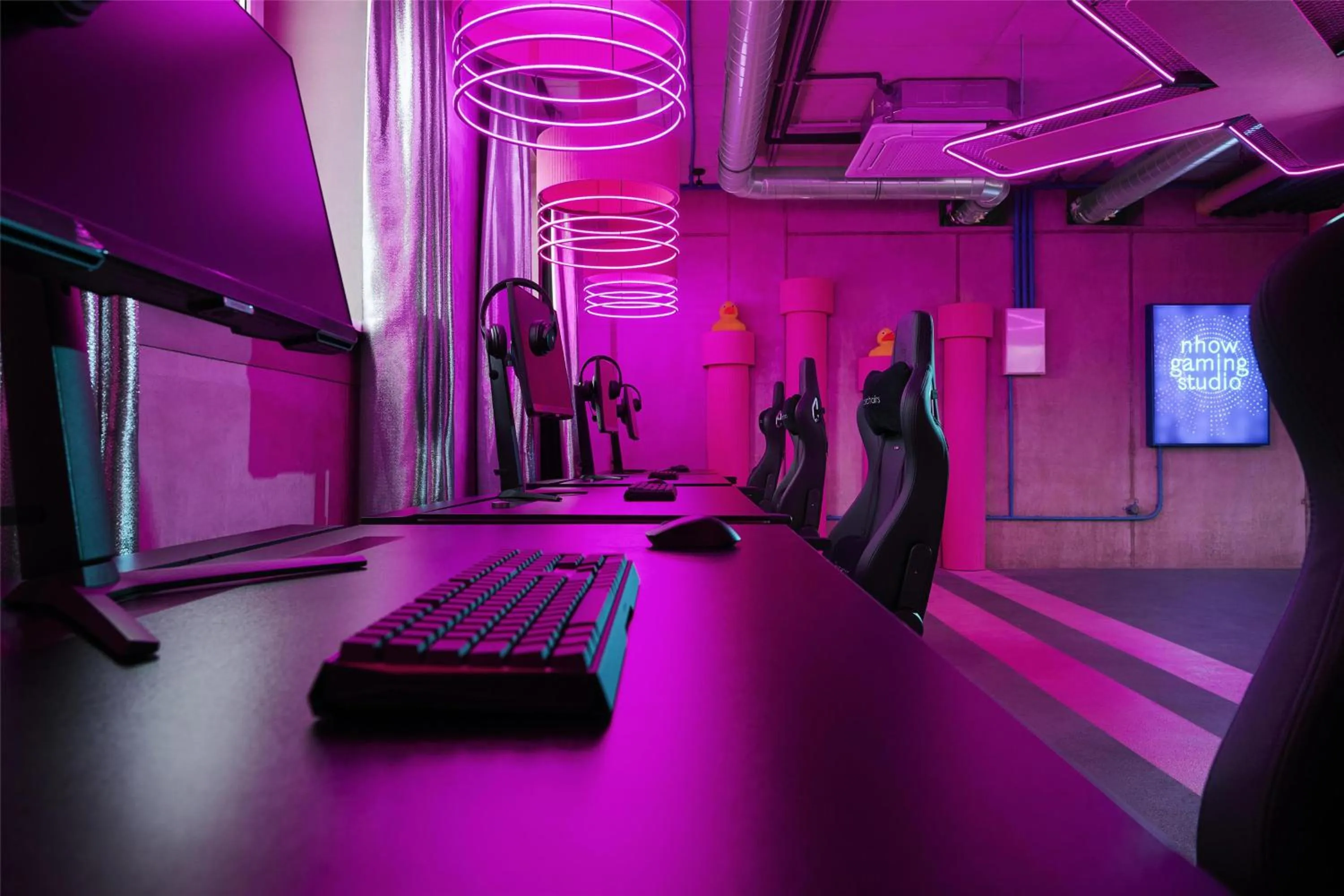 Photo of the whole room in nhow Berlin