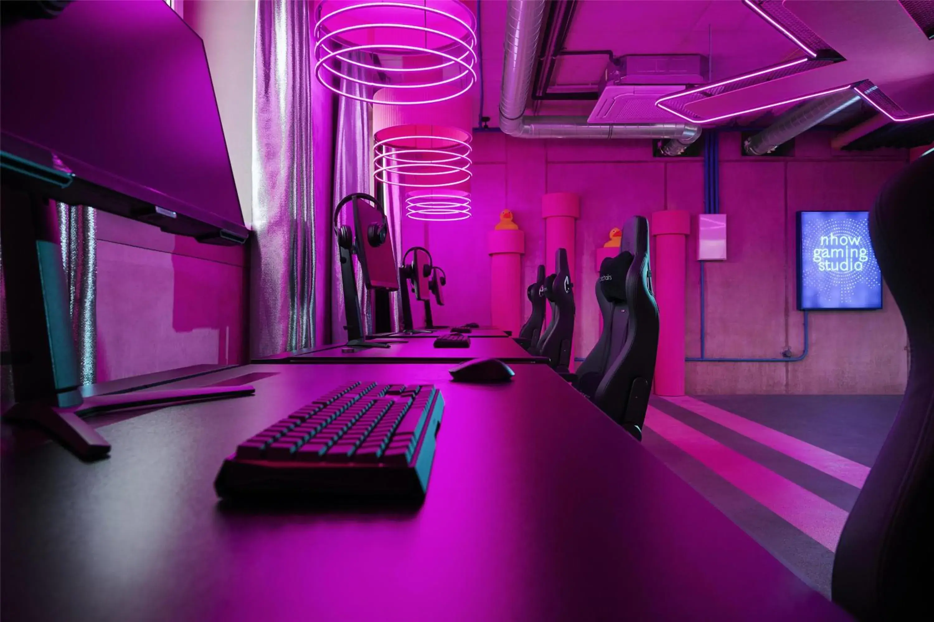 Photo of the whole room in nhow Berlin Photo of the whole room in nhow Berlin