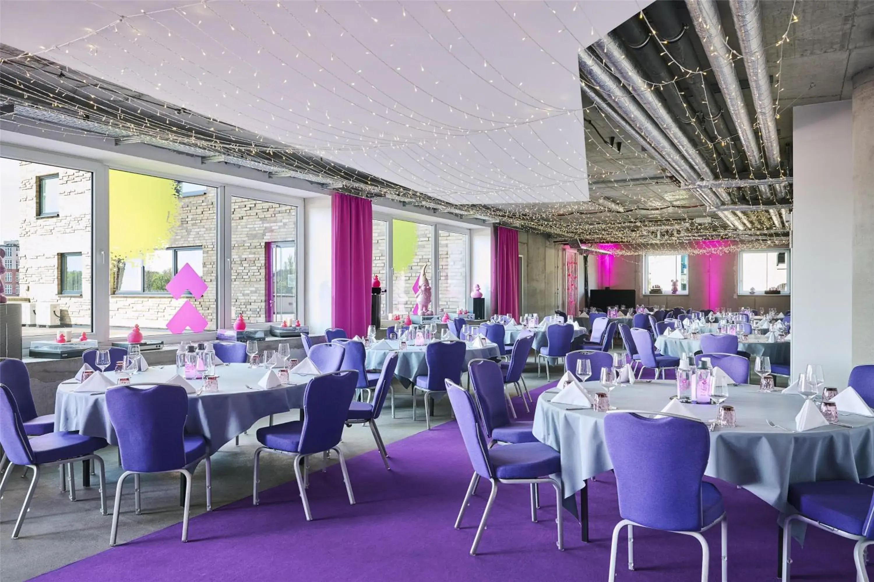 Restaurant/places to eat in nhow Berlin Restaurant/places to eat in nhow Berlin