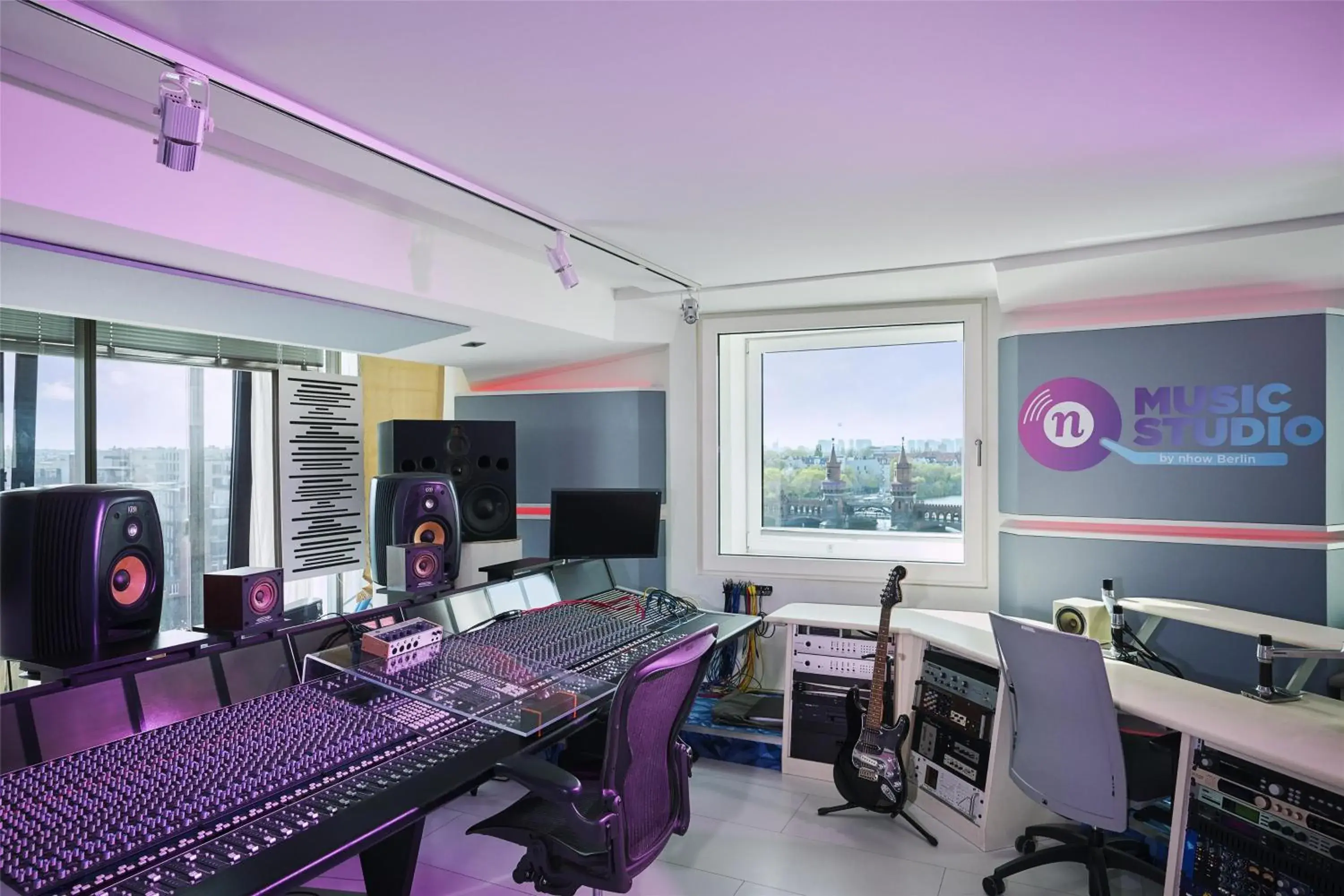 Photo of the whole room in nhow Berlin Photo of the whole room in nhow Berlin