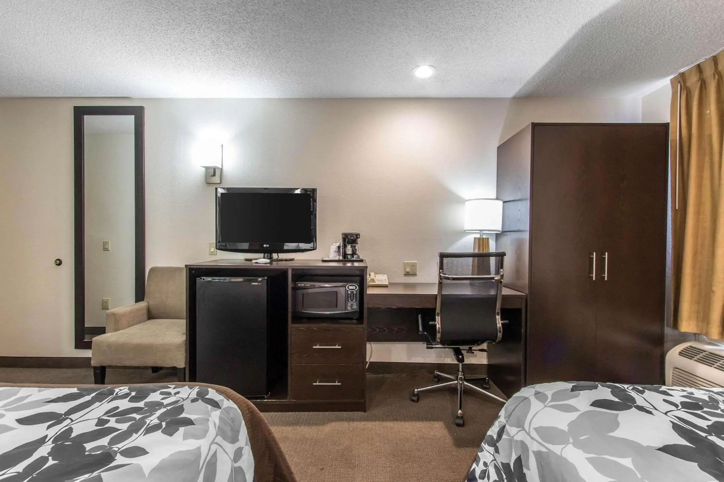 Photo of the whole room, Bed in Sleep Inn Nashville near Percy Priest Lake Photo of the whole room, Bed in Sleep Inn Nashville near Percy Priest Lake