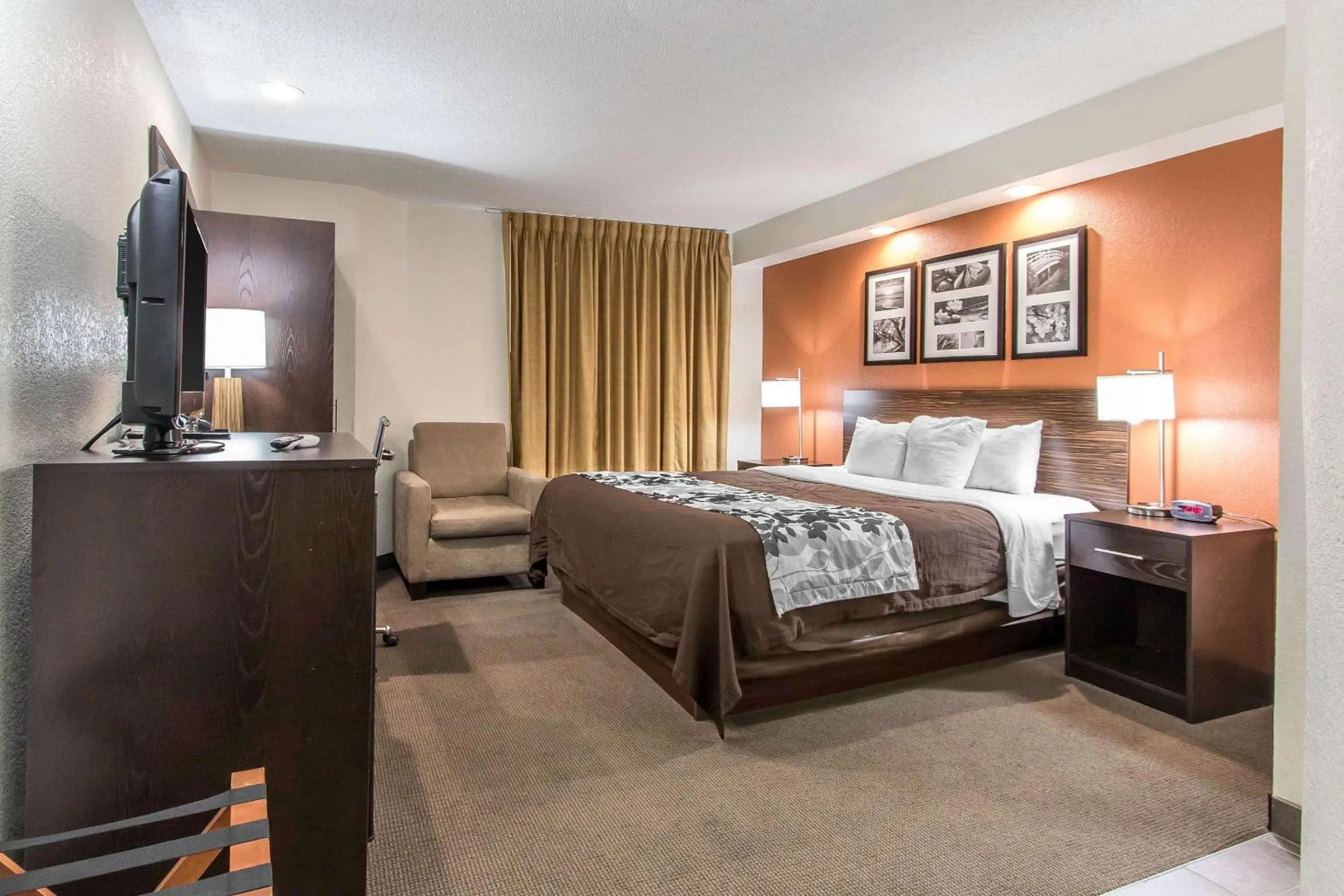 Photo of the whole room, Bed in Sleep Inn Nashville near Percy Priest Lake