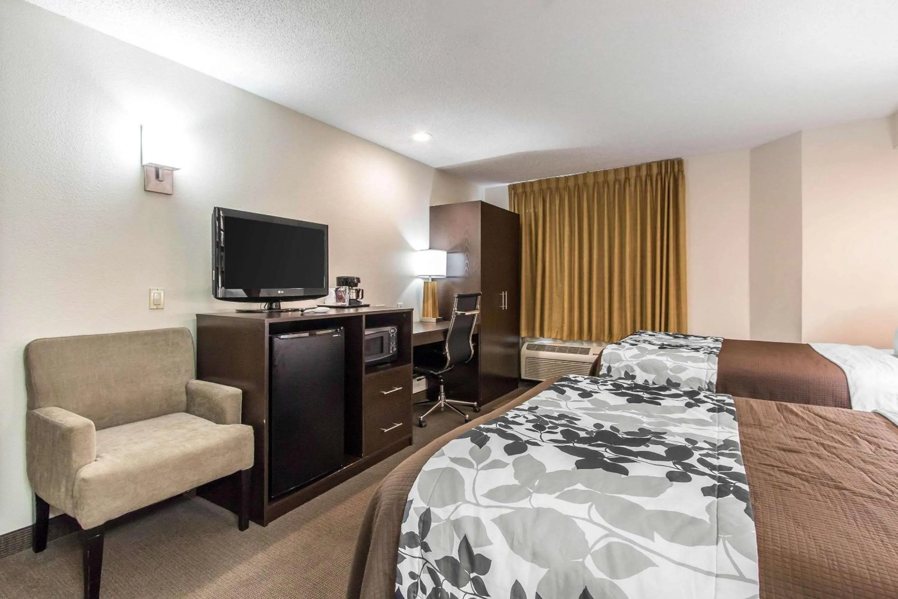 Photo of the whole room, Bed in Sleep Inn Nashville near Percy Priest Lake