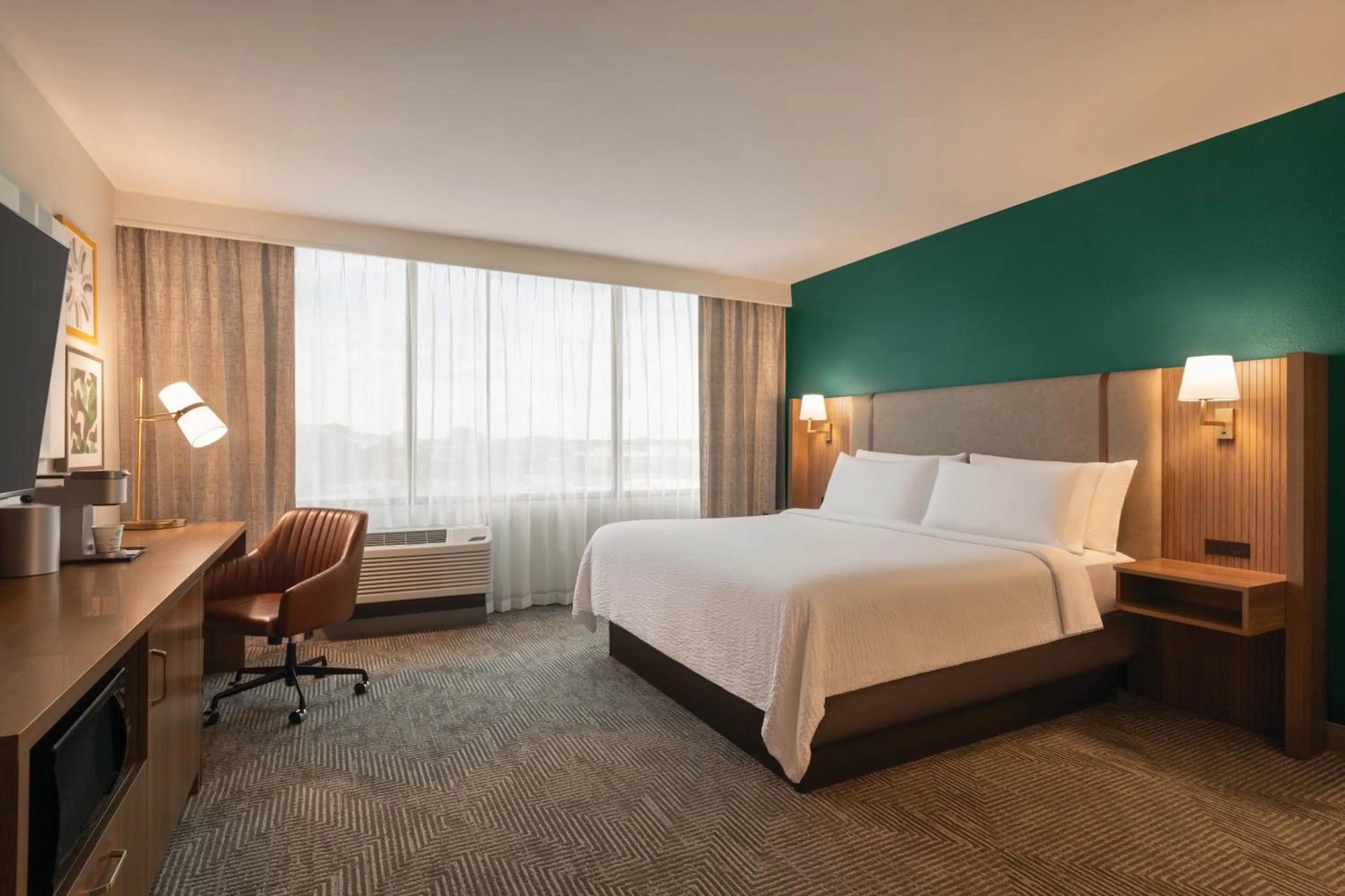 Bed in Holiday Inn Nashville Downtown - Stadium by IHG