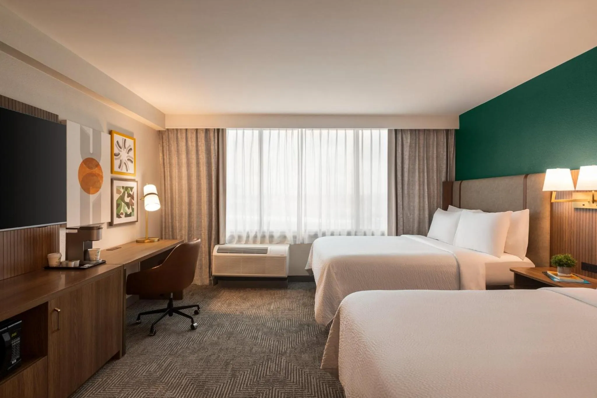 Photo of the whole room, Bed in Holiday Inn Nashville Downtown - Stadium by IHG