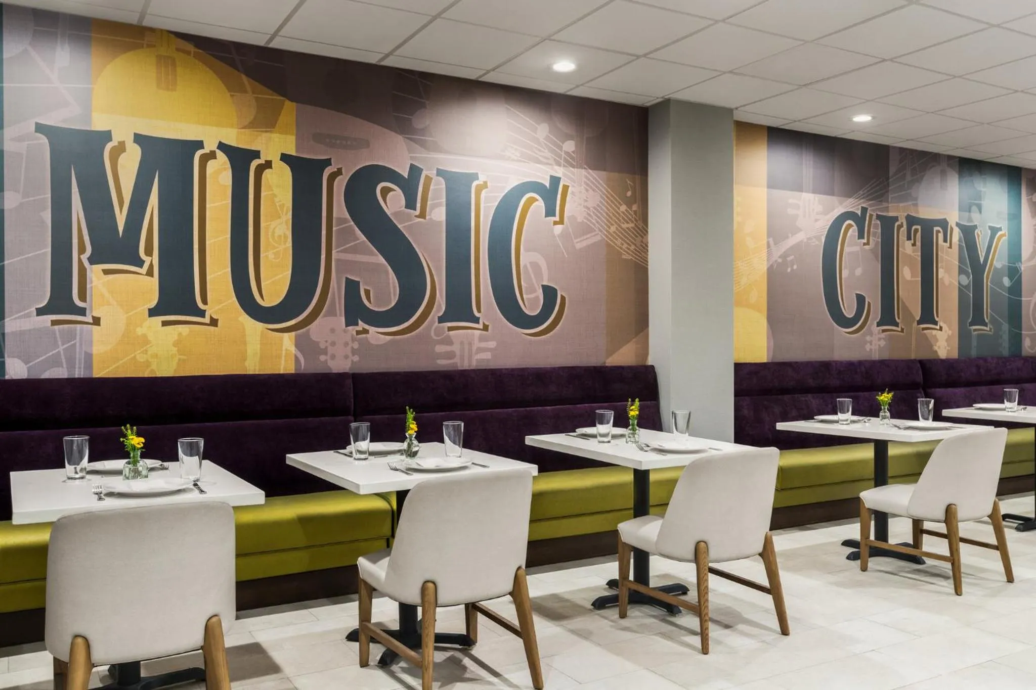 Restaurant/places to eat in Holiday Inn Nashville Downtown - Stadium by IHG