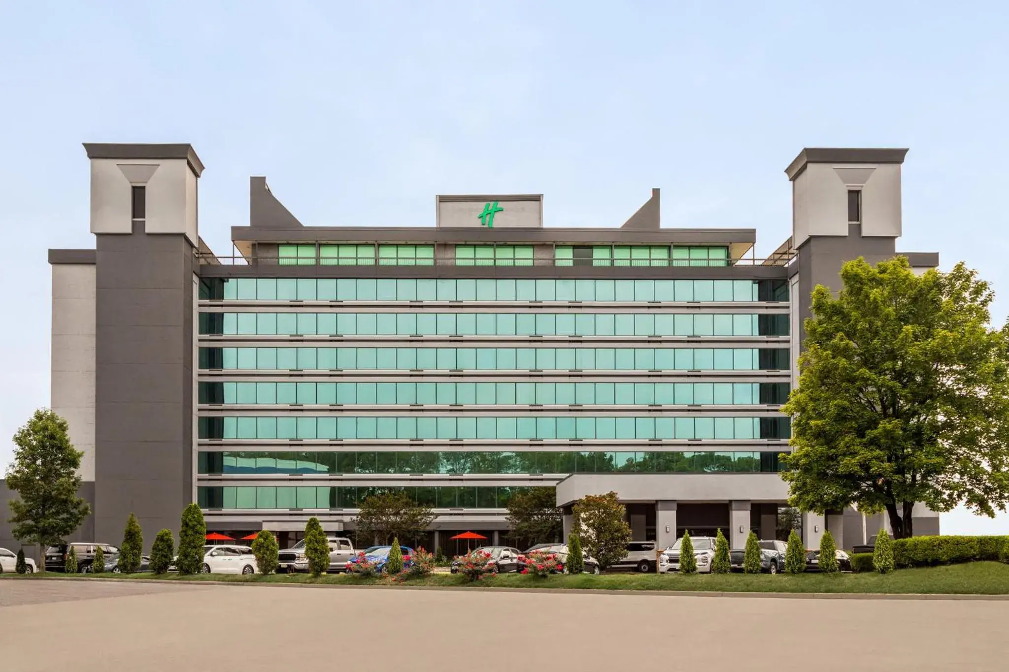 Property building in Holiday Inn Nashville Downtown - Stadium by IHG Property building in Holiday Inn Nashville Downtown - Stadium by IHG