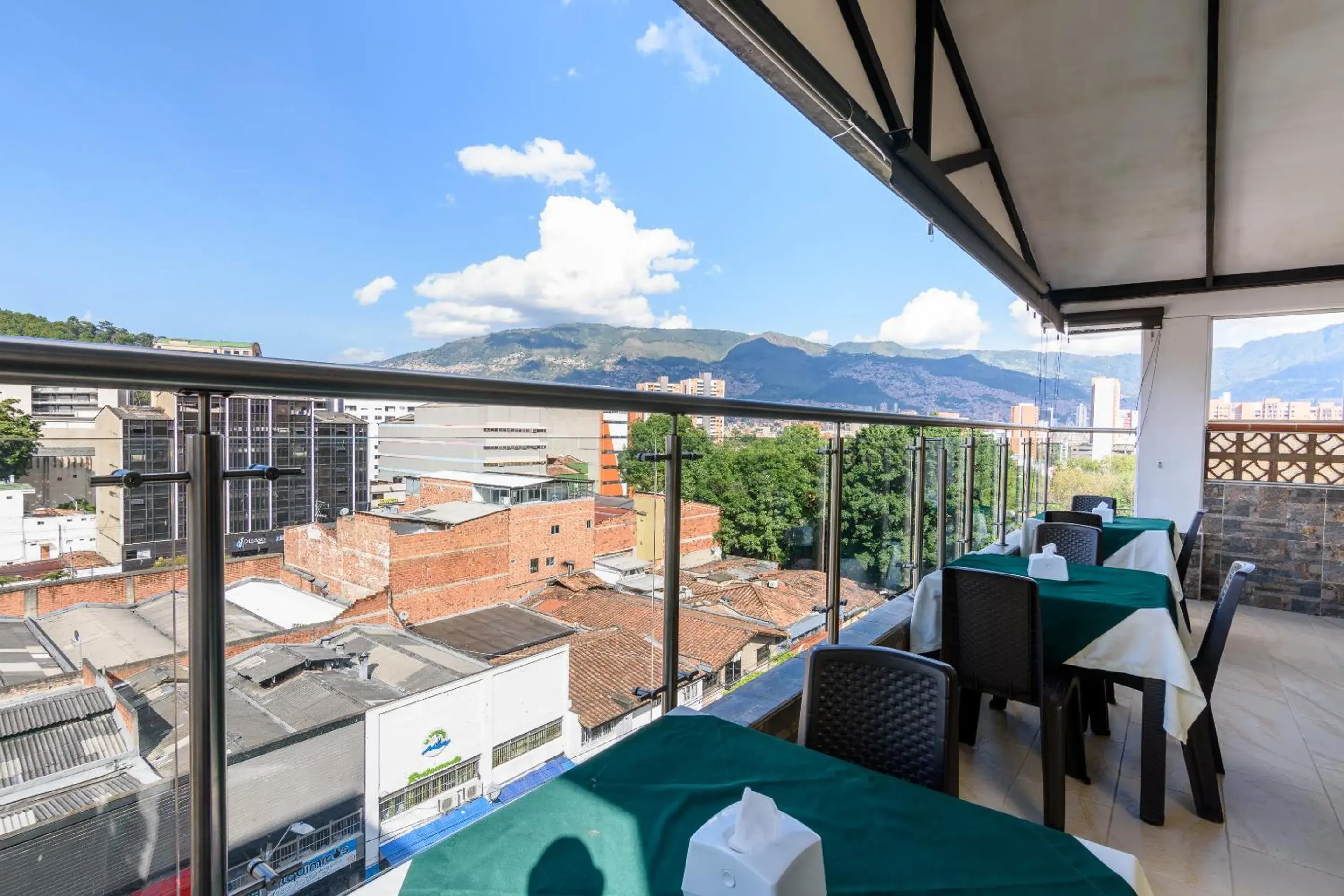 Restaurant/places to eat in Hotel Med Estadio Restaurant/places to eat in Hotel Med Estadio