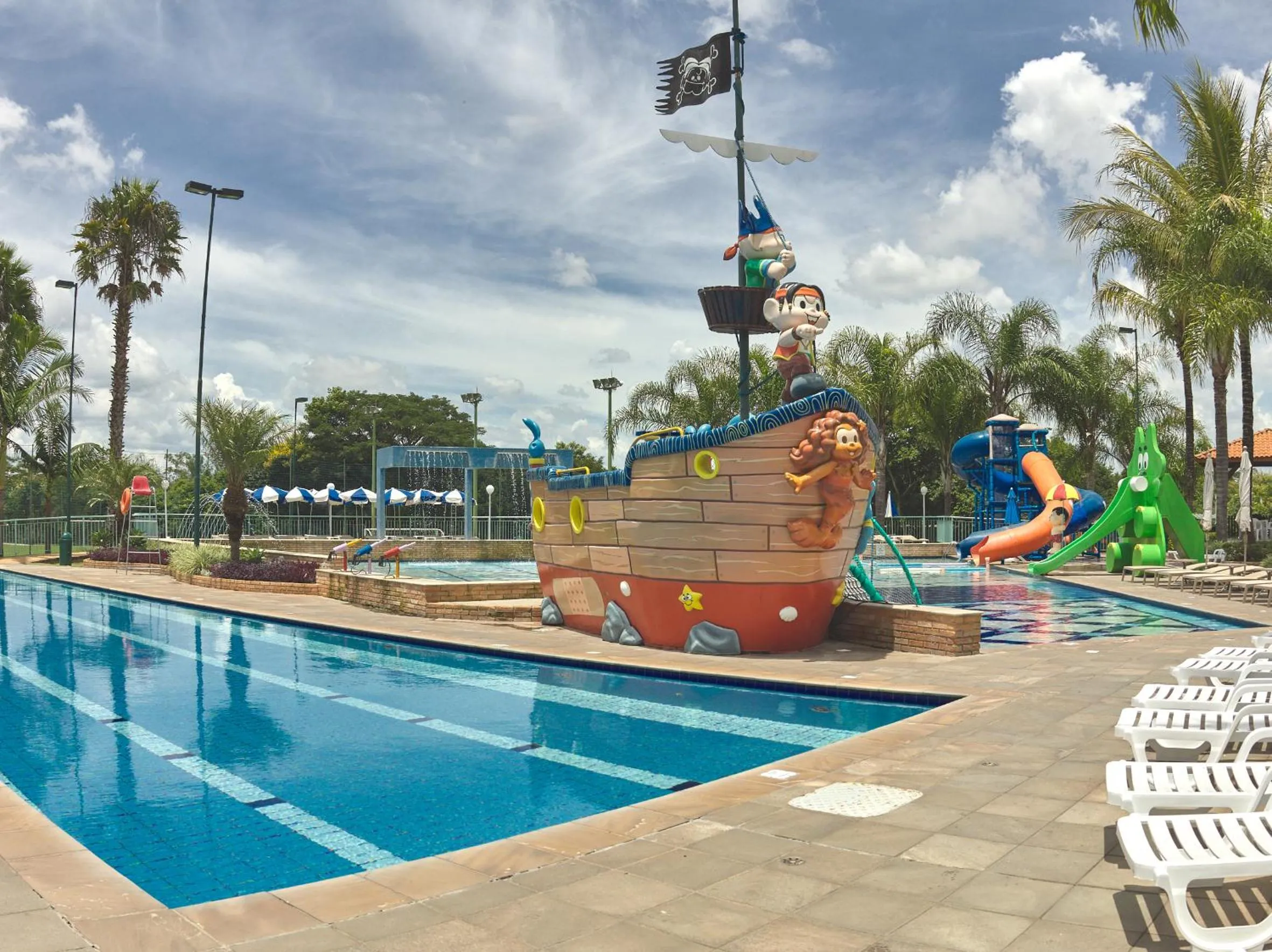 Swimming pool in Bourbon Resort Atibaia