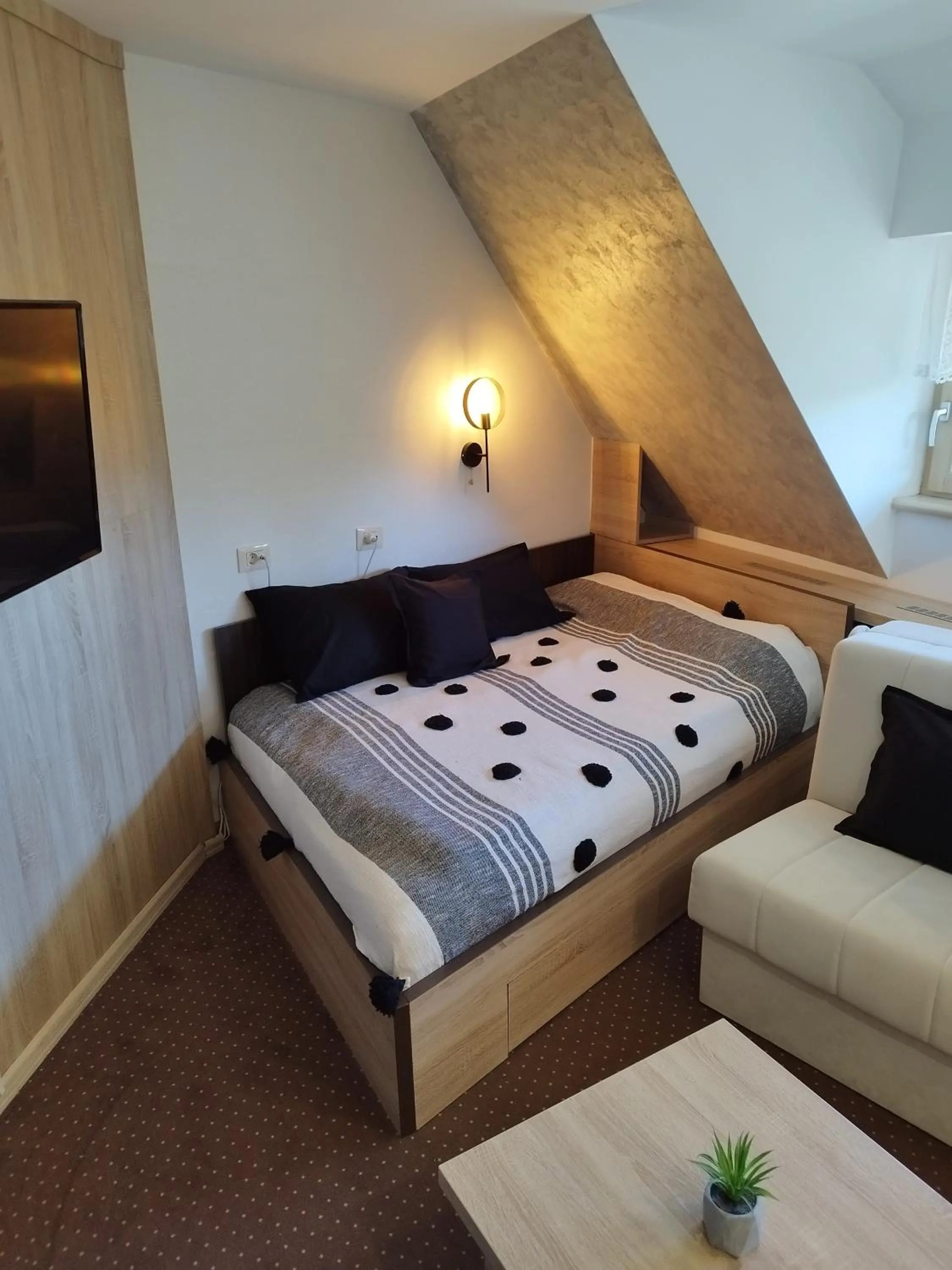 Bed in Apartment Maja Konaci