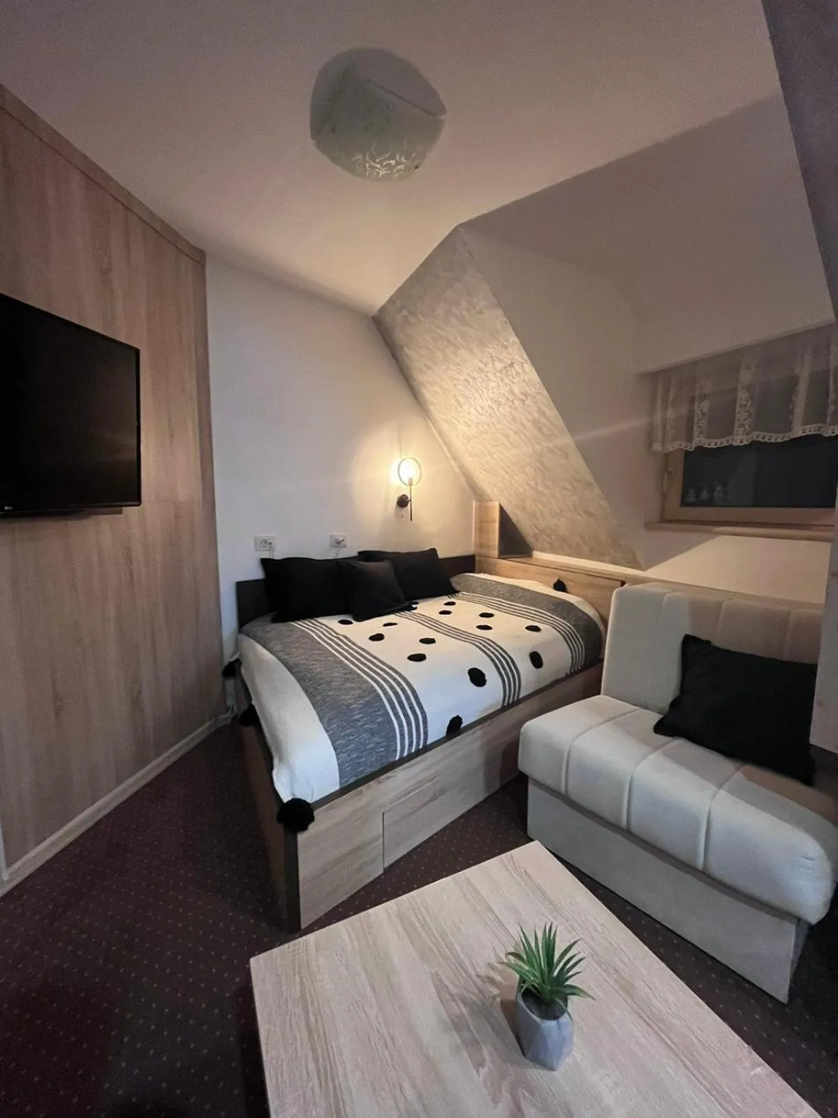 Bed in Apartment Maja Konaci