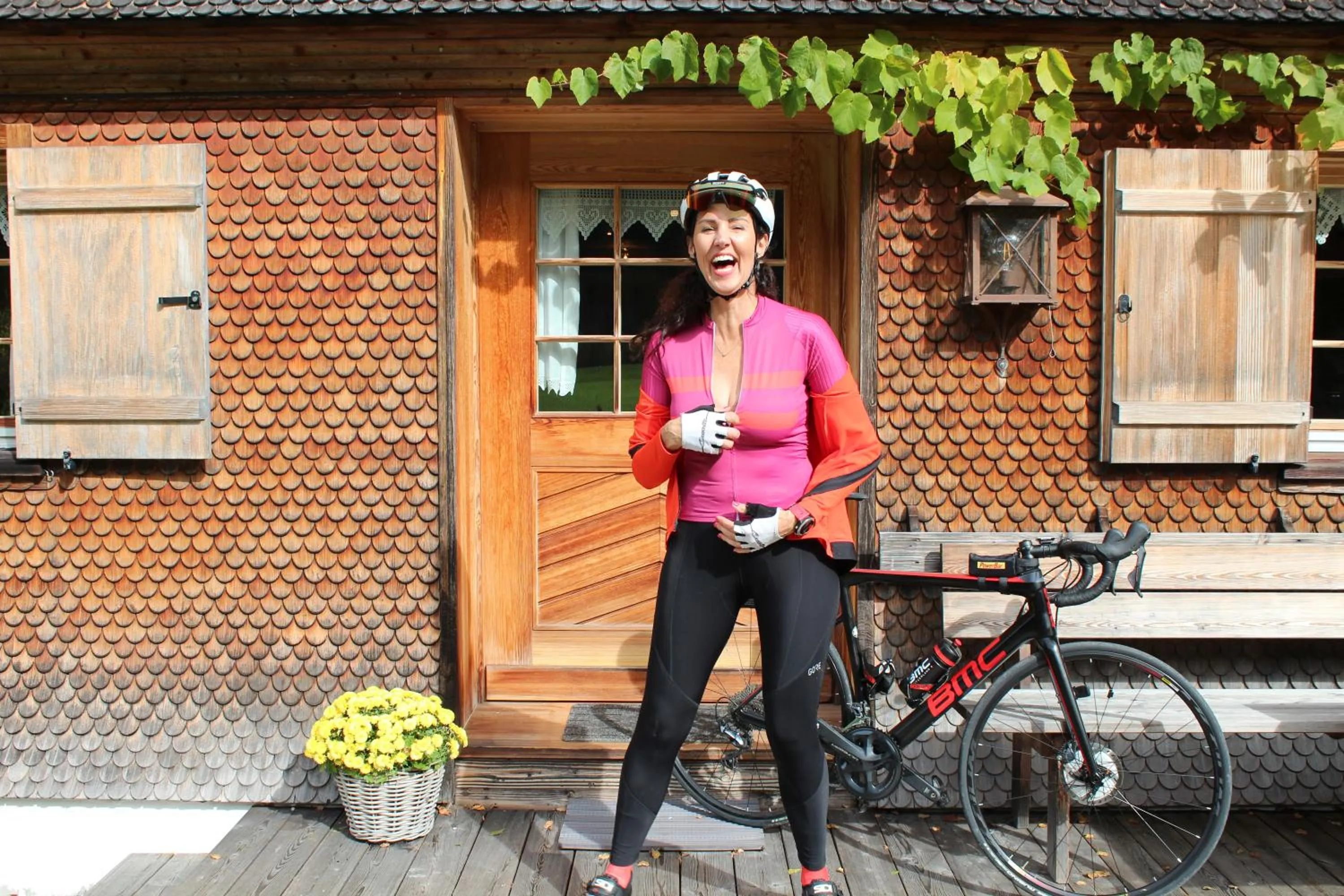 People in Gaemsle - Rueckzugsort in den Bergen