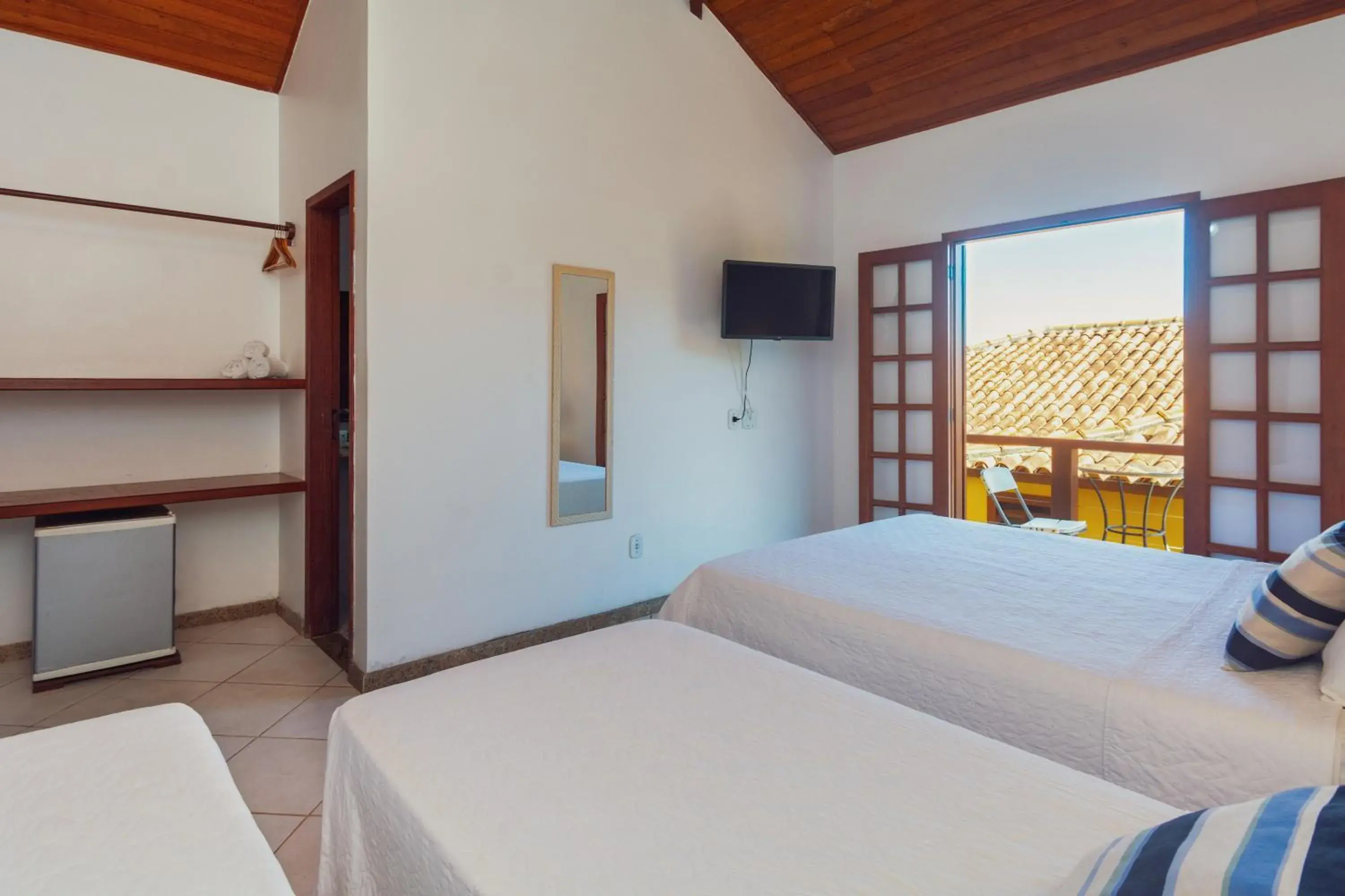 Standard Quadruple Room in Pousada MAR João Fernandes Standard Quadruple Room in Pousada MAR João Fernandes