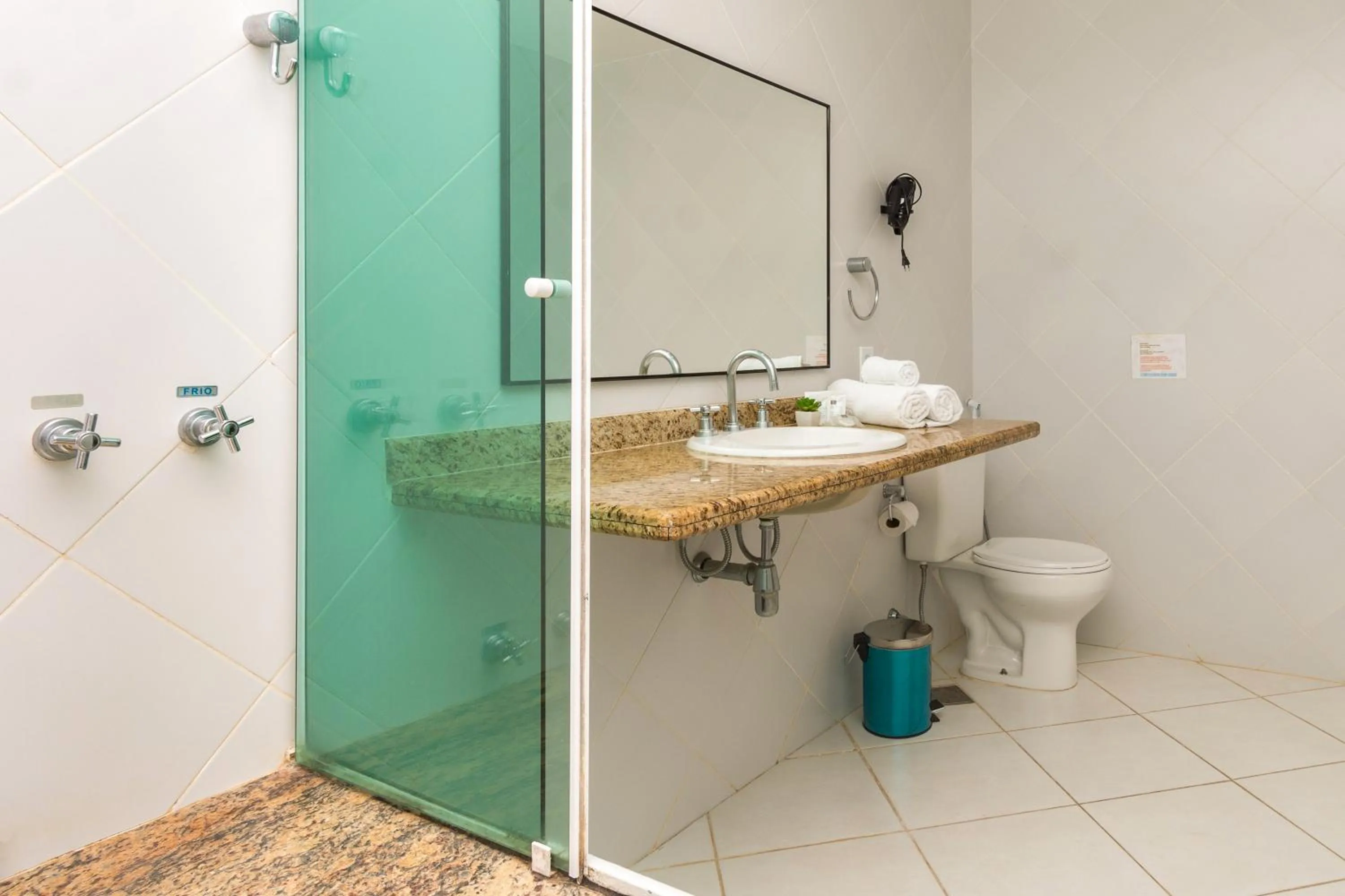 Shower in Côte D`azur Buzios