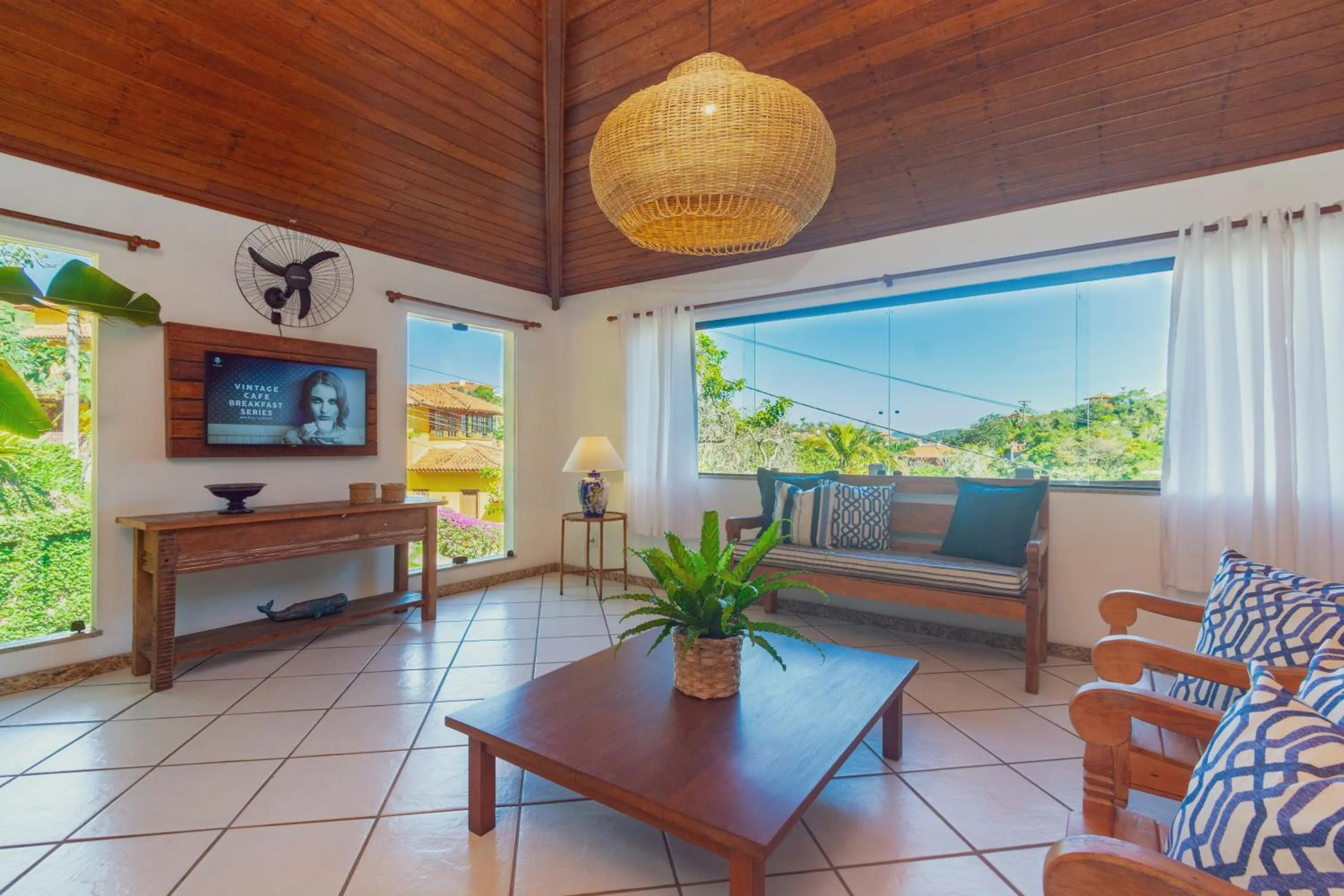 Communal lounge/ TV room in Côte D`azur Buzios