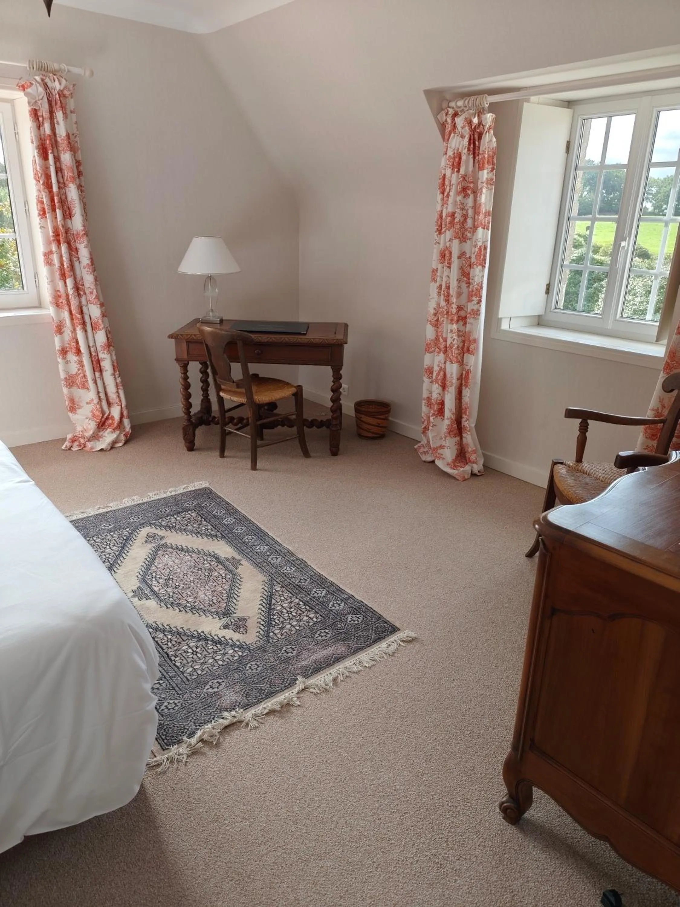 Photo of the whole room, Bed in Manoir Du Stang