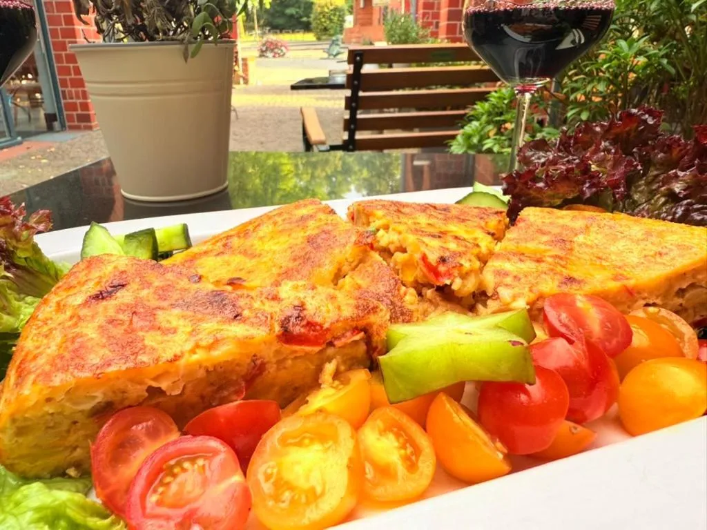 Food and drinks in Hotel Village