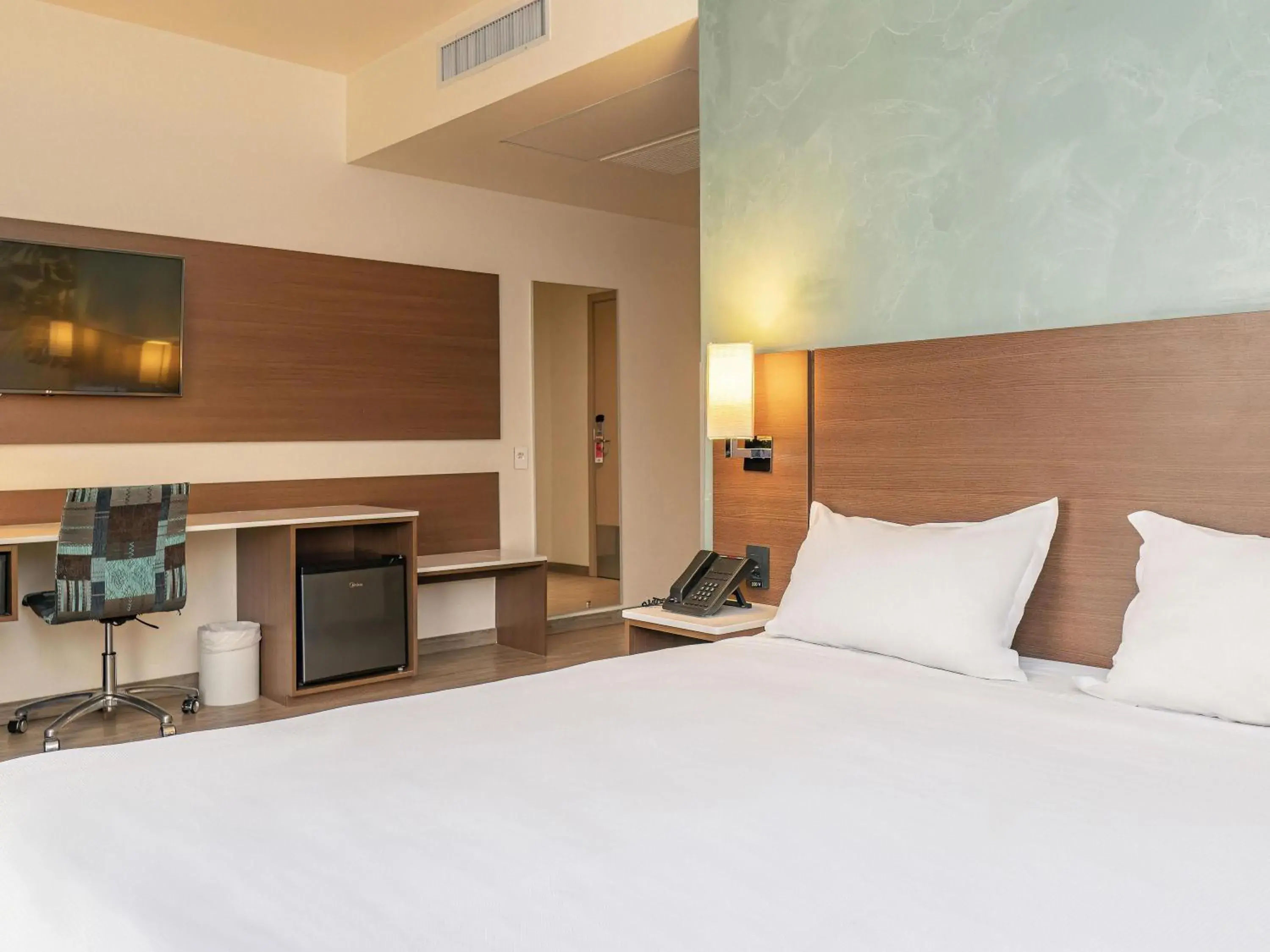 Bedroom, Bed in ibis Styles Curitiba Aeroporto Bedroom, Bed in ibis Styles Curitiba Aeroporto