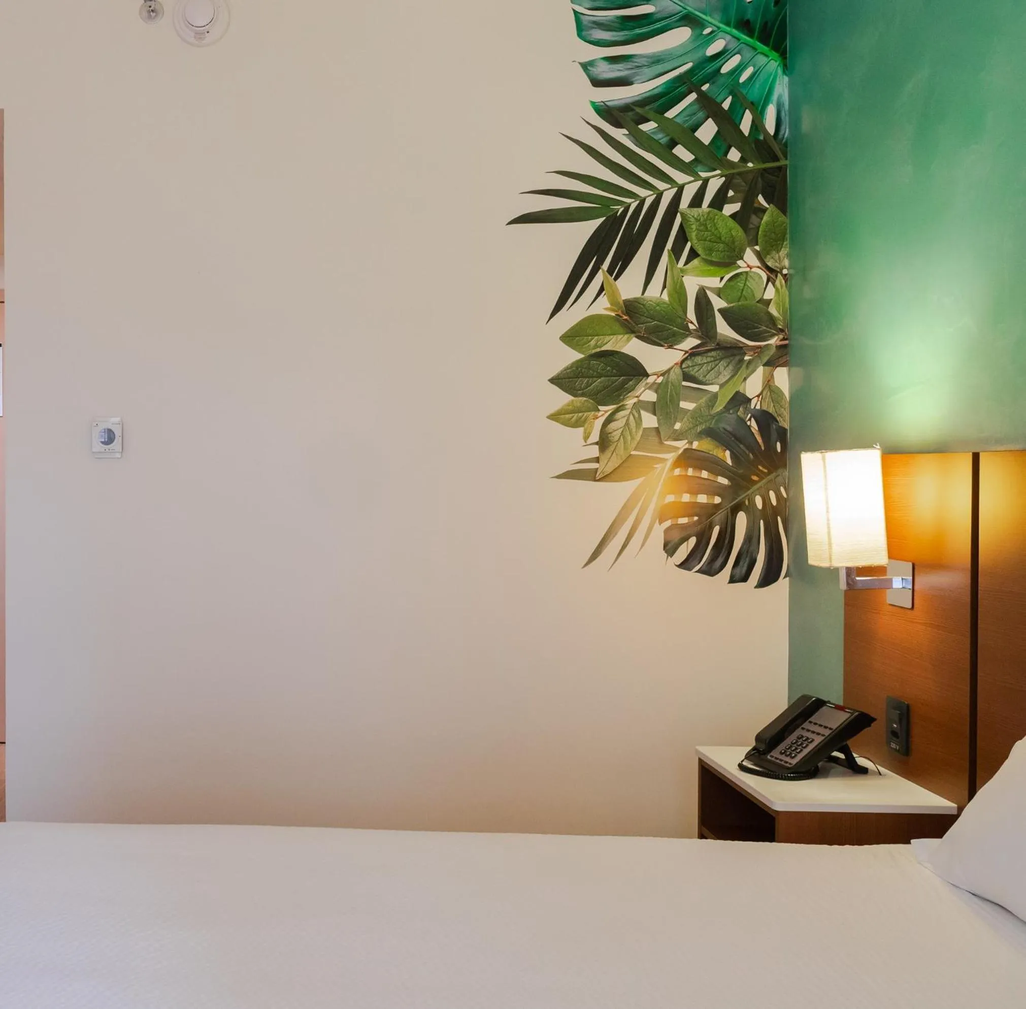 Photo of the whole room, Bed in ibis Styles Curitiba Aeroporto