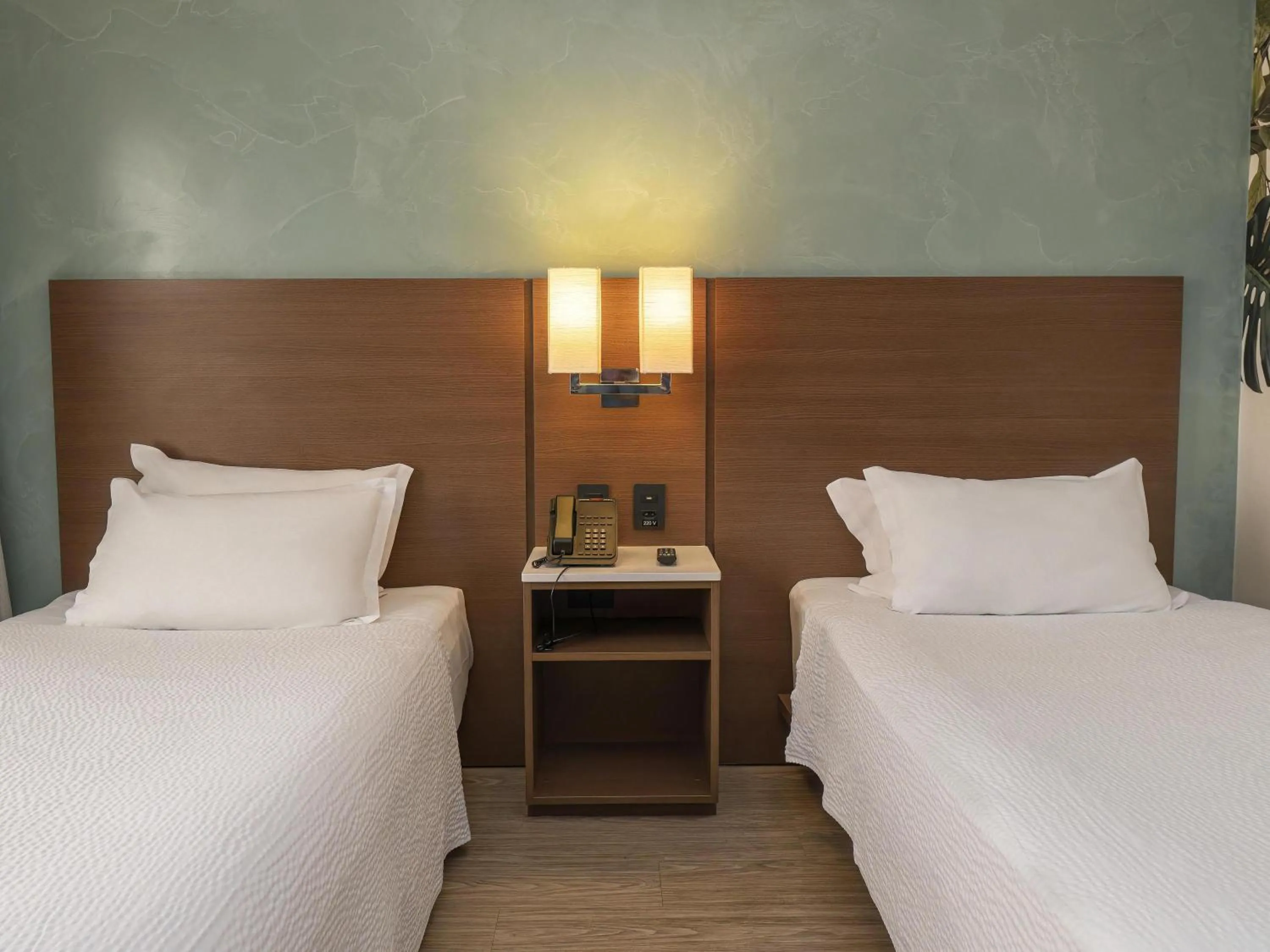 Bedroom, Bed in ibis Styles Curitiba Aeroporto