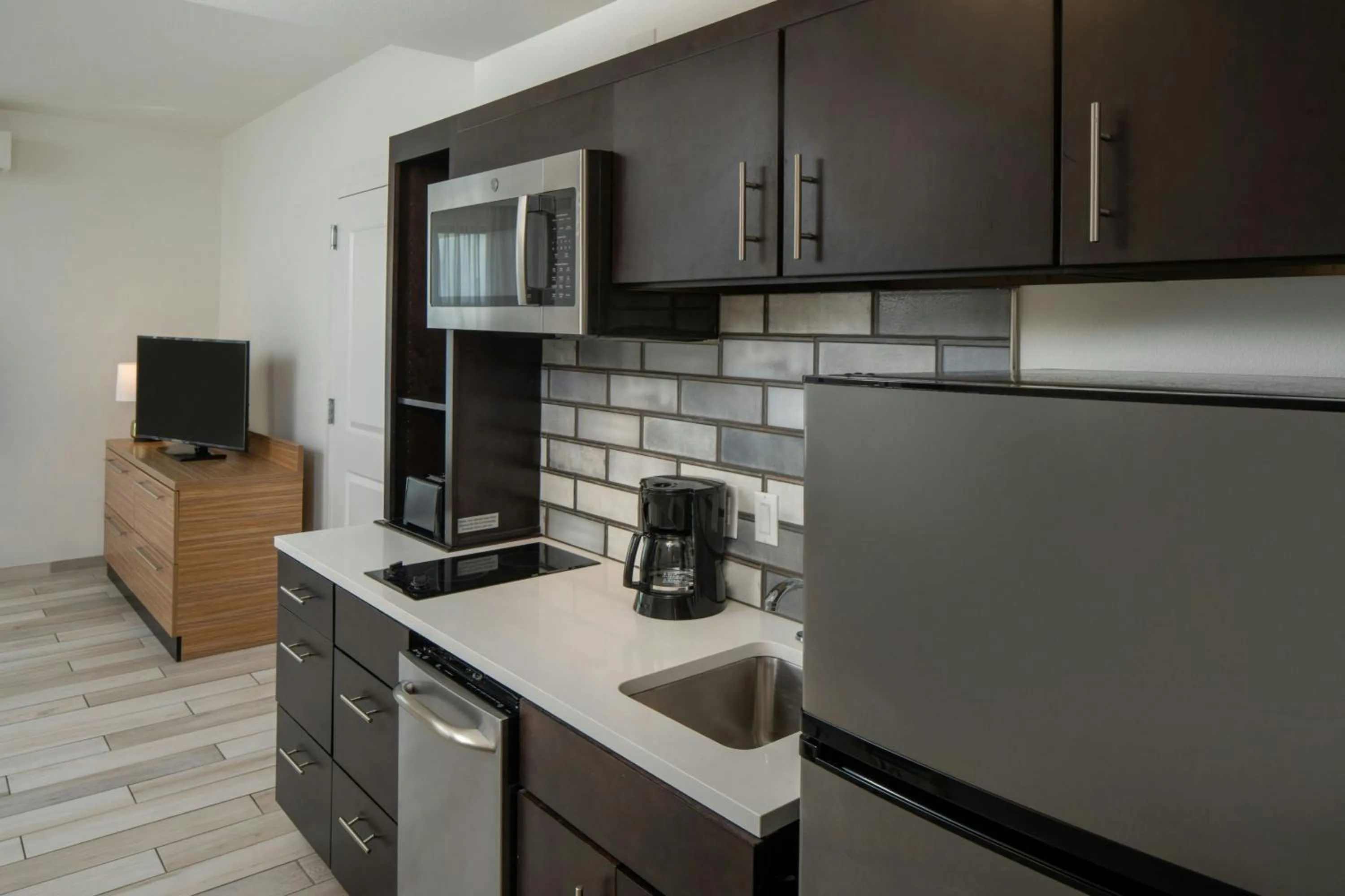 Kitchen or kitchenette in TownePlace Suites by Marriott Foley at OWA