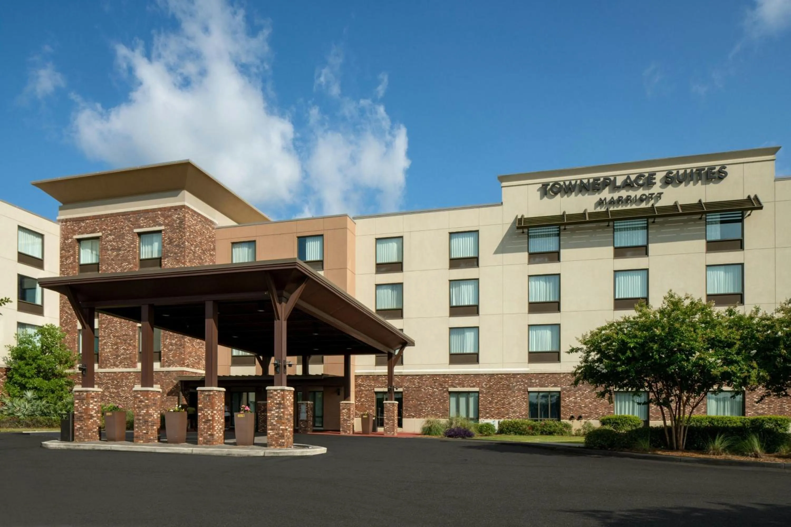 Property building in TownePlace Suites by Marriott Foley at OWA