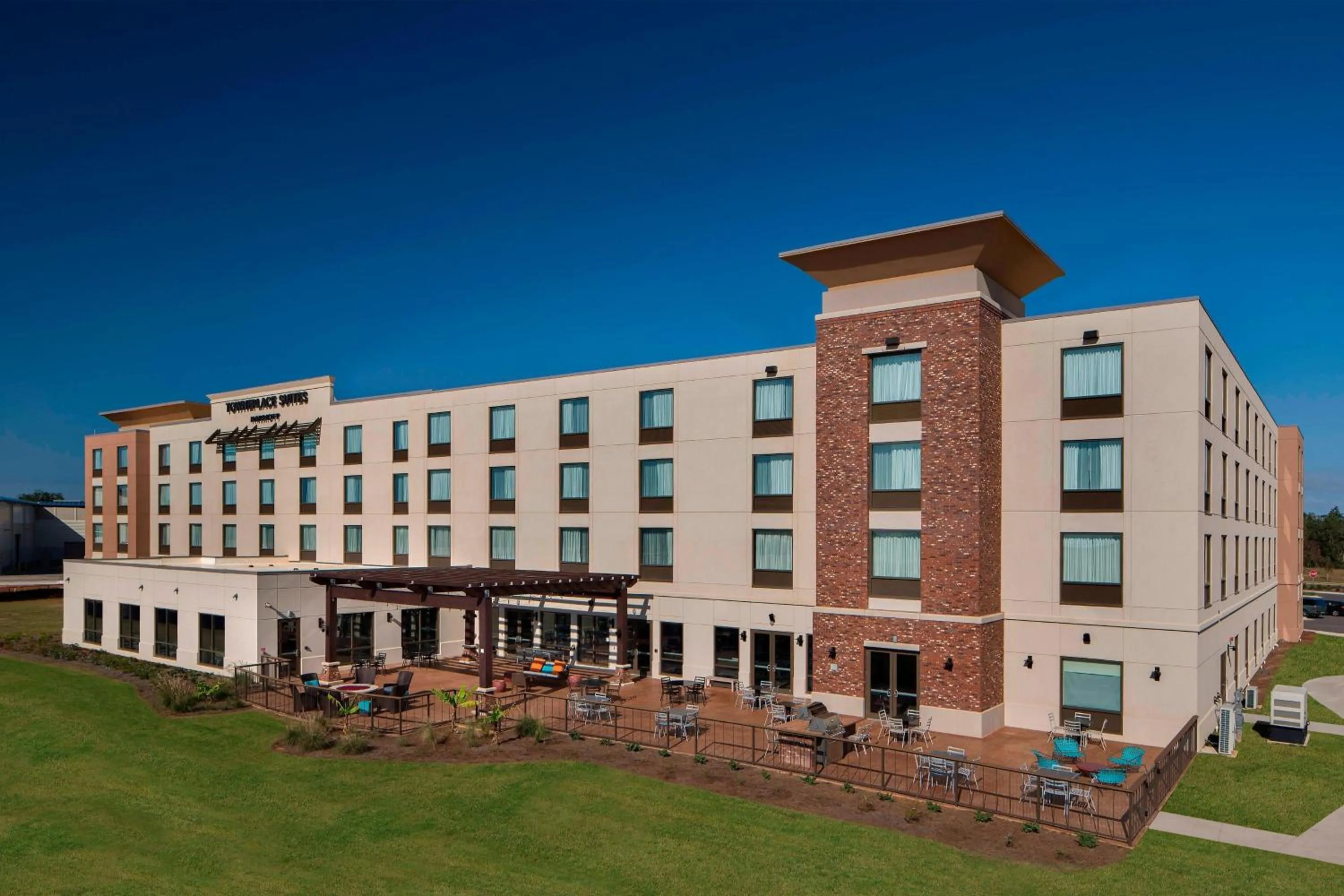 Property building in TownePlace Suites by Marriott Foley at OWA